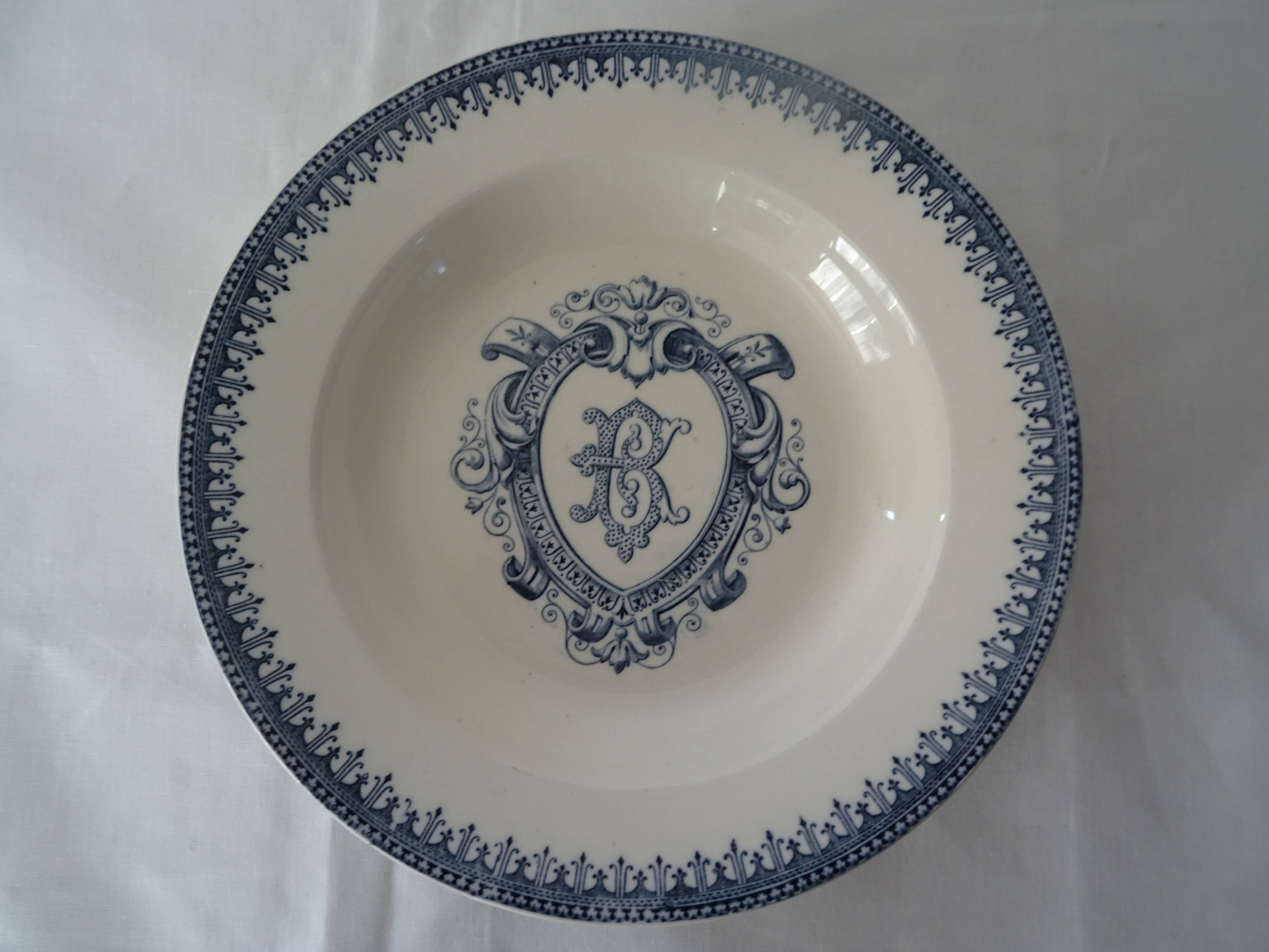 Plate 469112 old faience faience monogram B