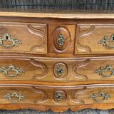 Parisian chest of drawers in walnut Louis XV period with secret drawer, 18th century.