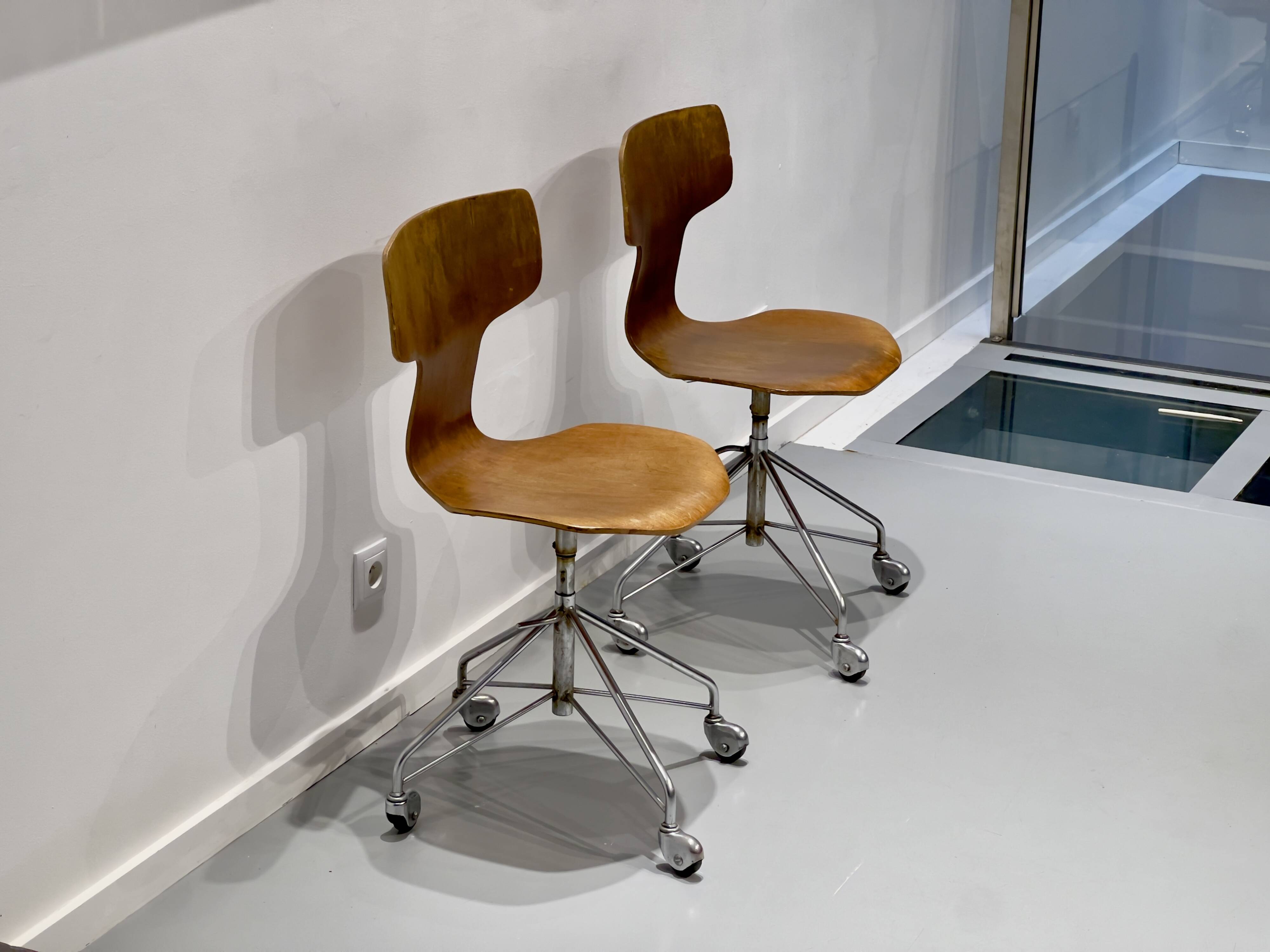 Set of 2 swivel chairs Model 3113 by Arne Jacobsen, Fritz Hansen, 1960s