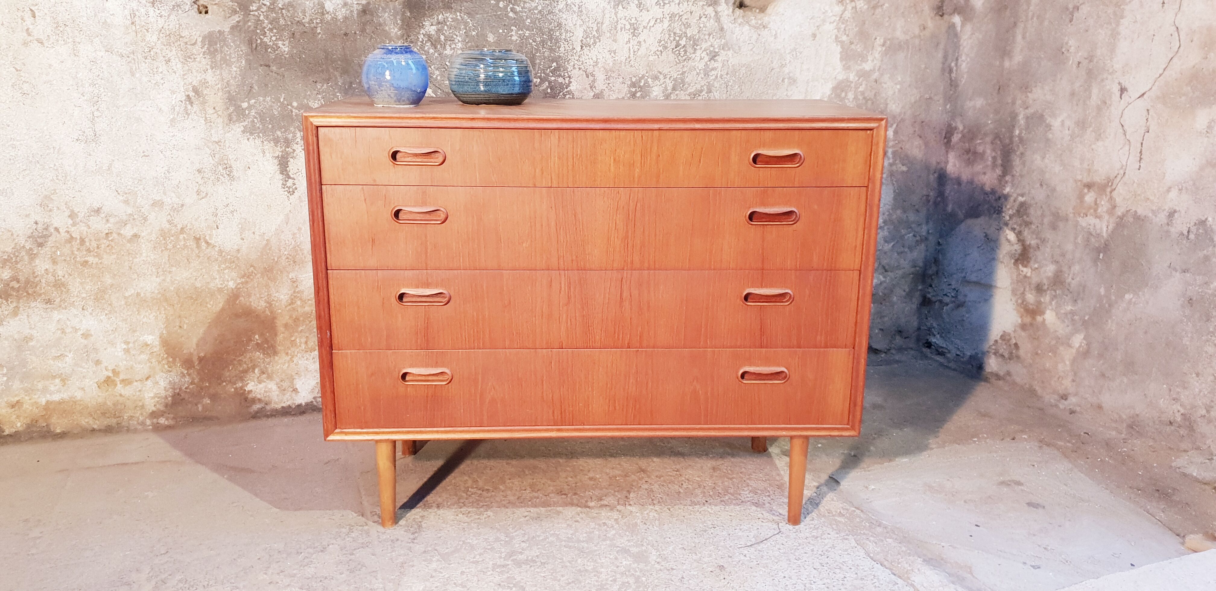 Scandinavian chest of drawers