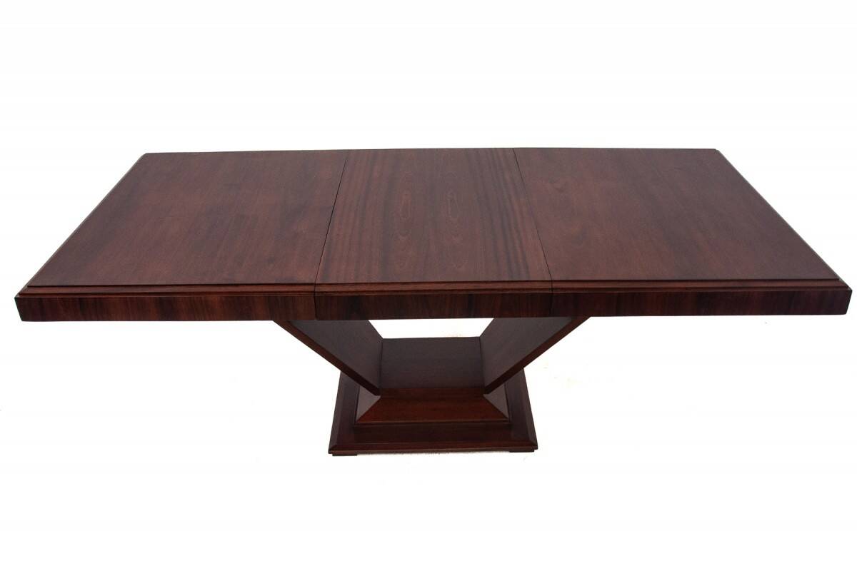 Original walnut extendable table, designed by Louis Majorelle, with 6 Art Deco chairs.