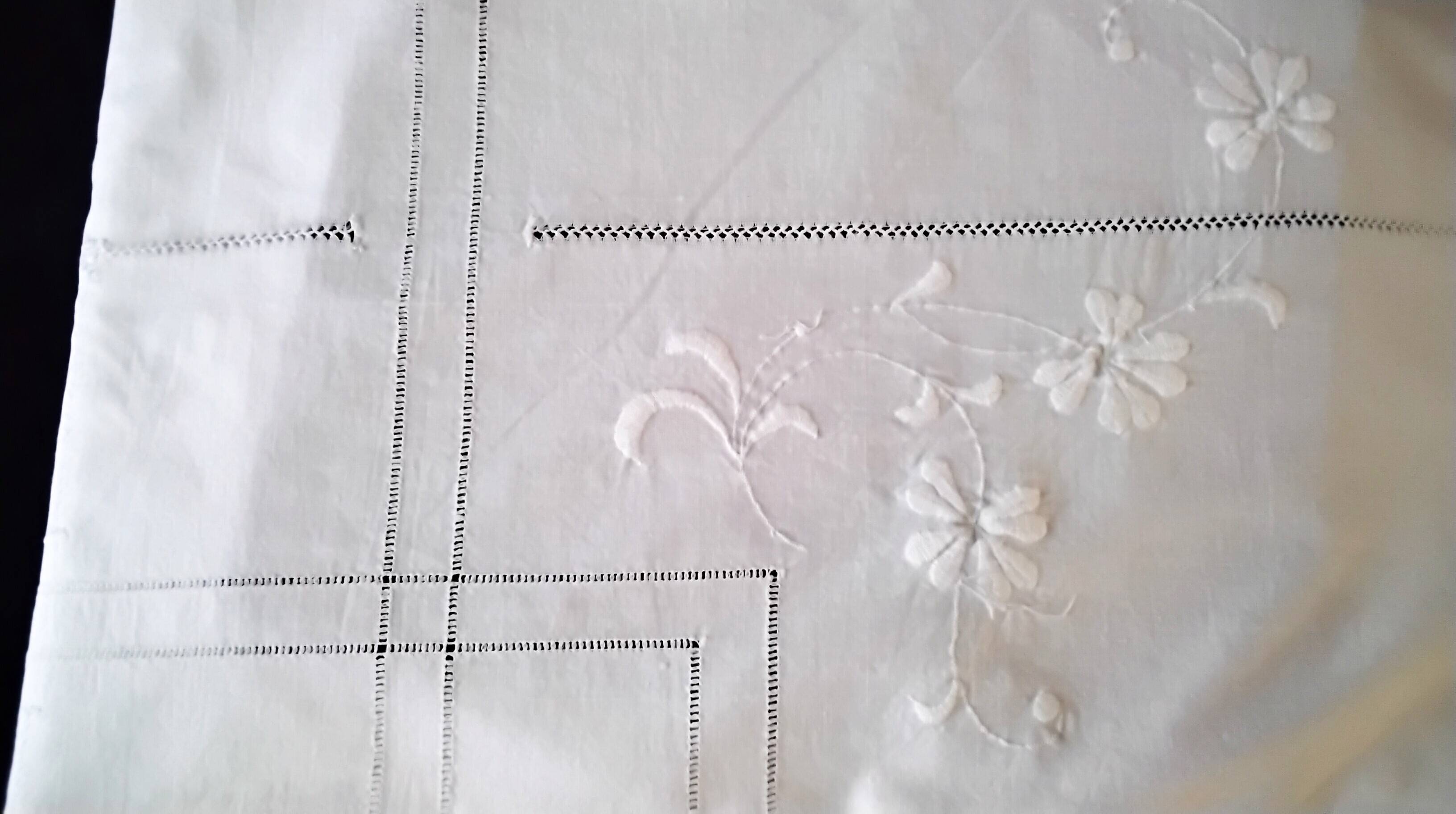 White cotton sheet with embroidery and cutwork 2.25 x 3.05 m