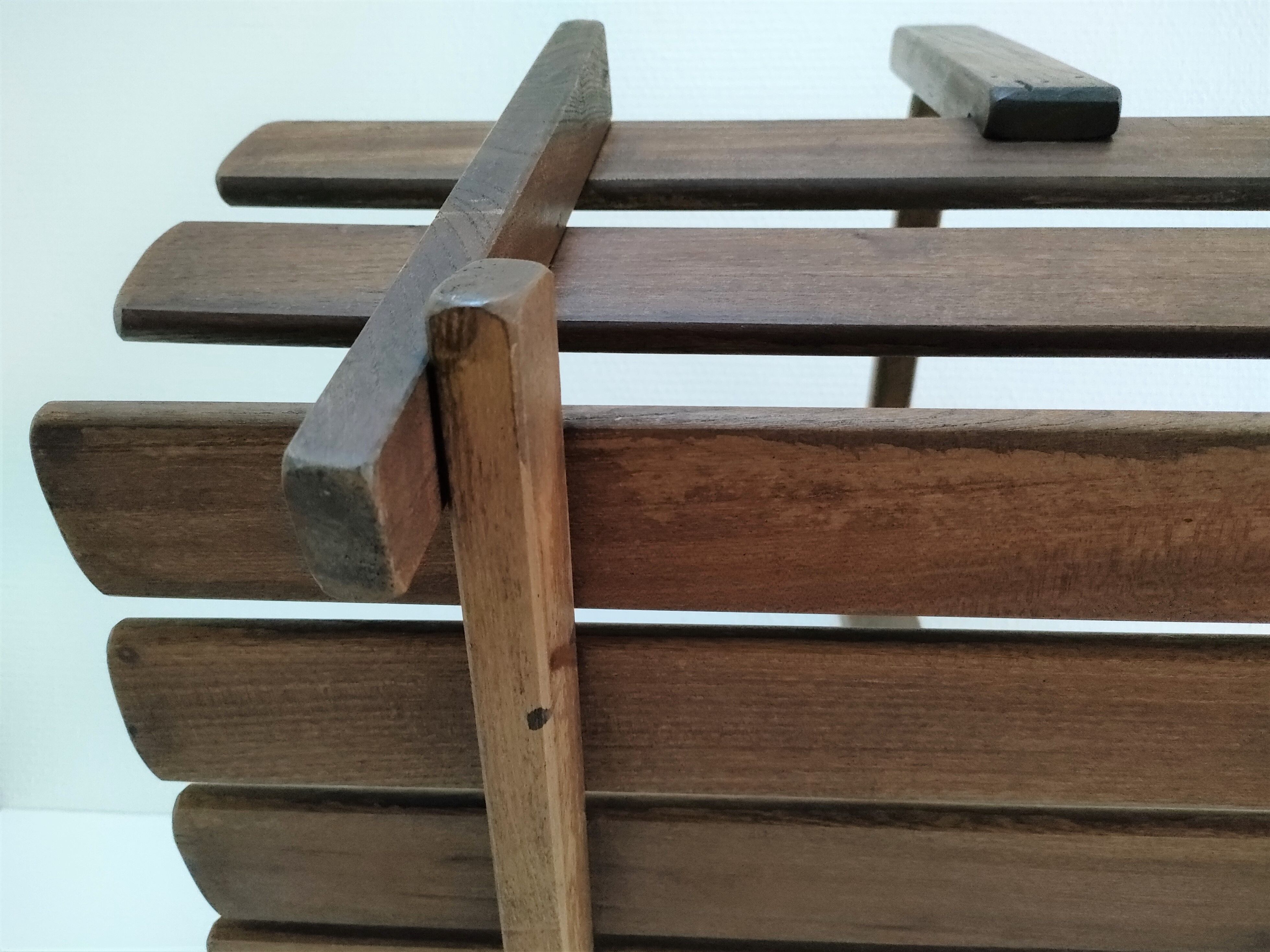 Solid wood log basket with vintage slats