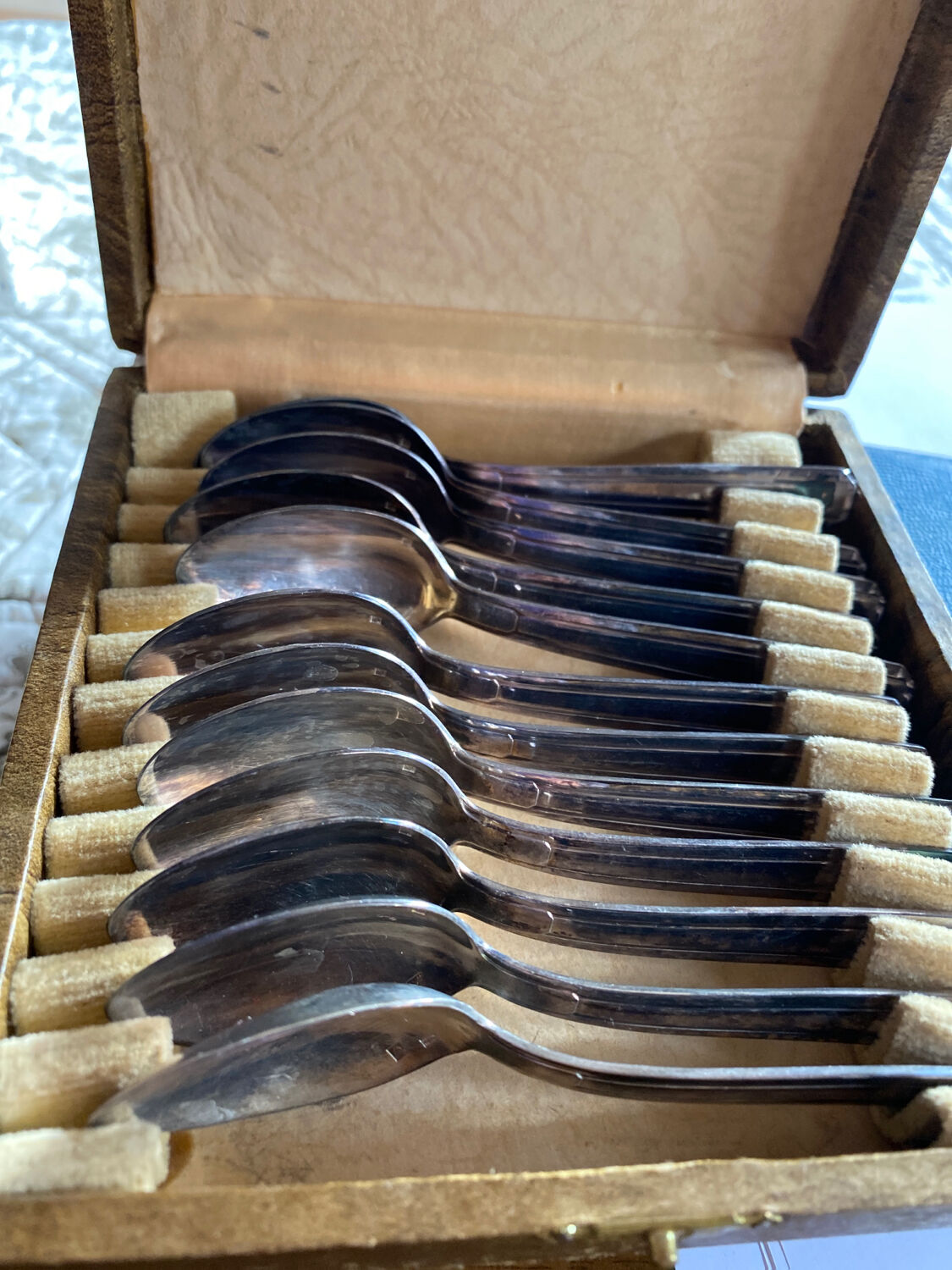 Coffret  de cuillère  à dessert  en métal argenté