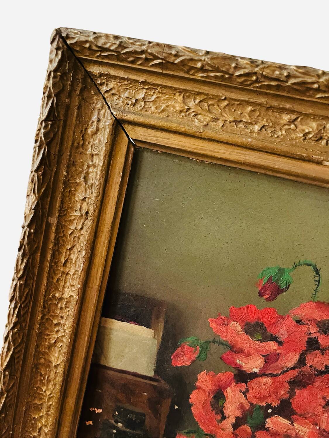 Bouquet of poppies on a table.