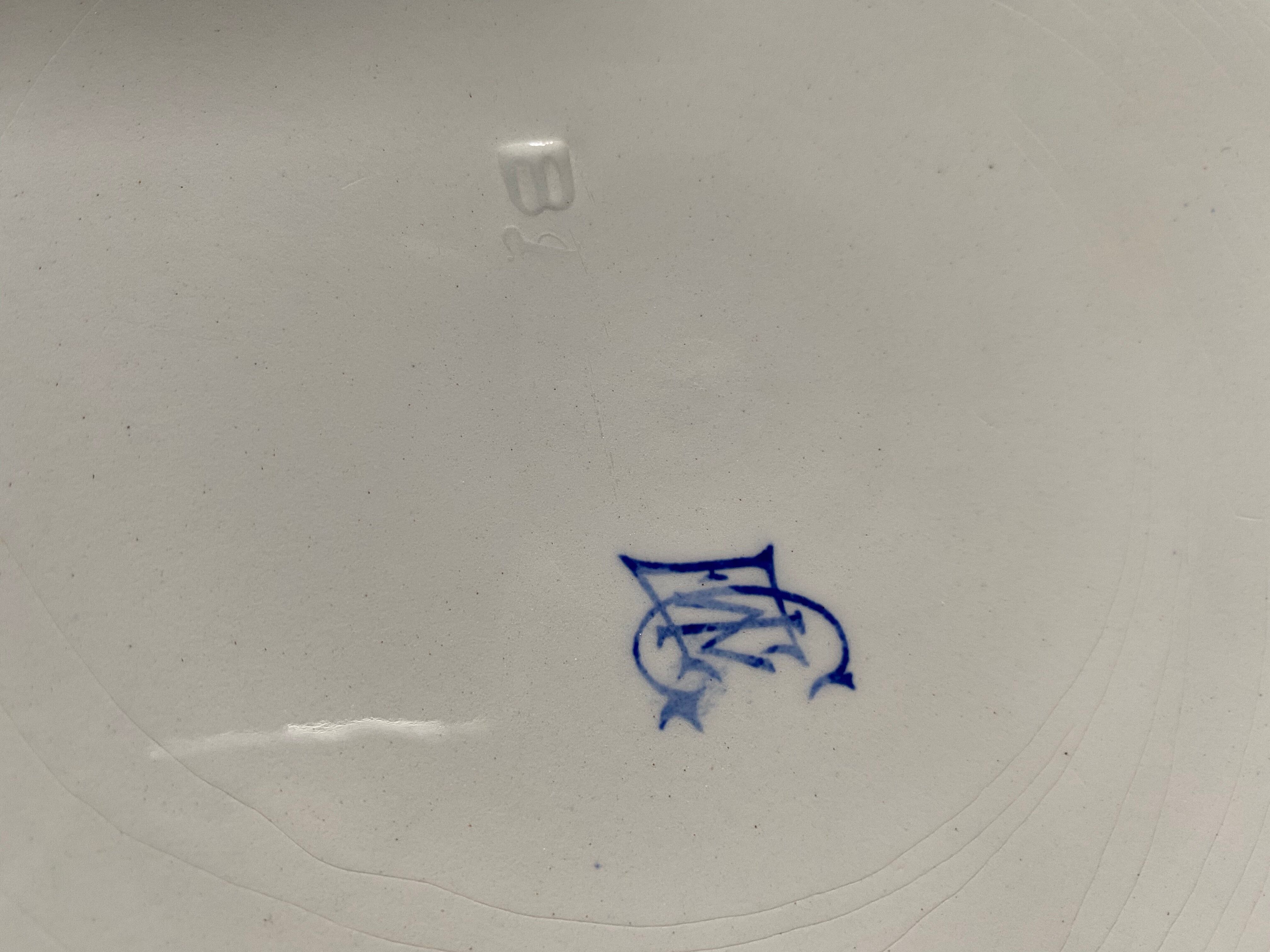 Lot of 5 plates and 1 cup Gien