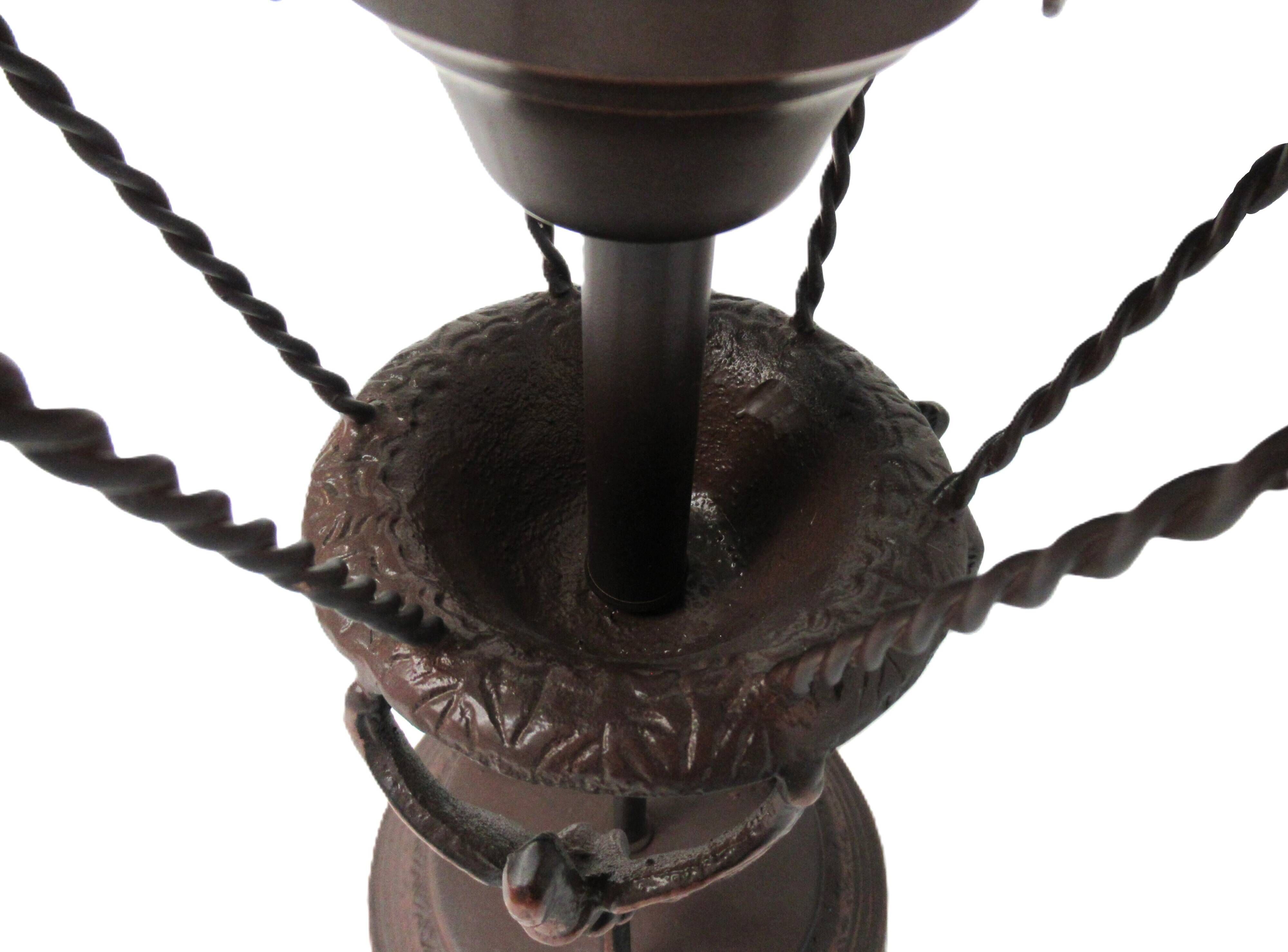 Lampe montgolfière de table en vitrail façon Tiffany