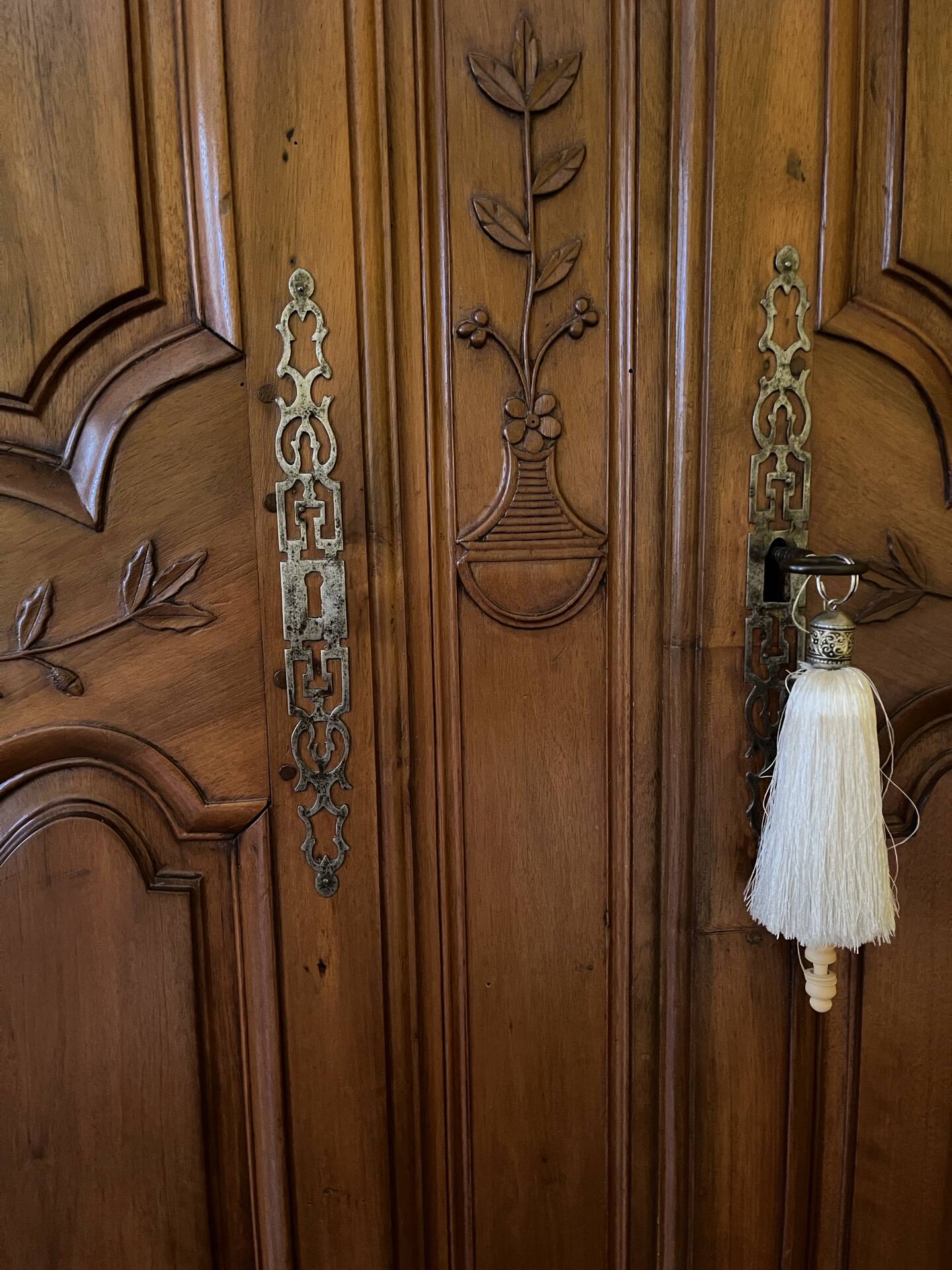 Wedding wardrobe, Provençal in solid walnut