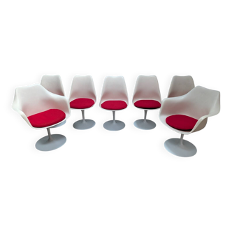Set of 8 chairs and 10 Saarinen Tulip armchairs from 1968.