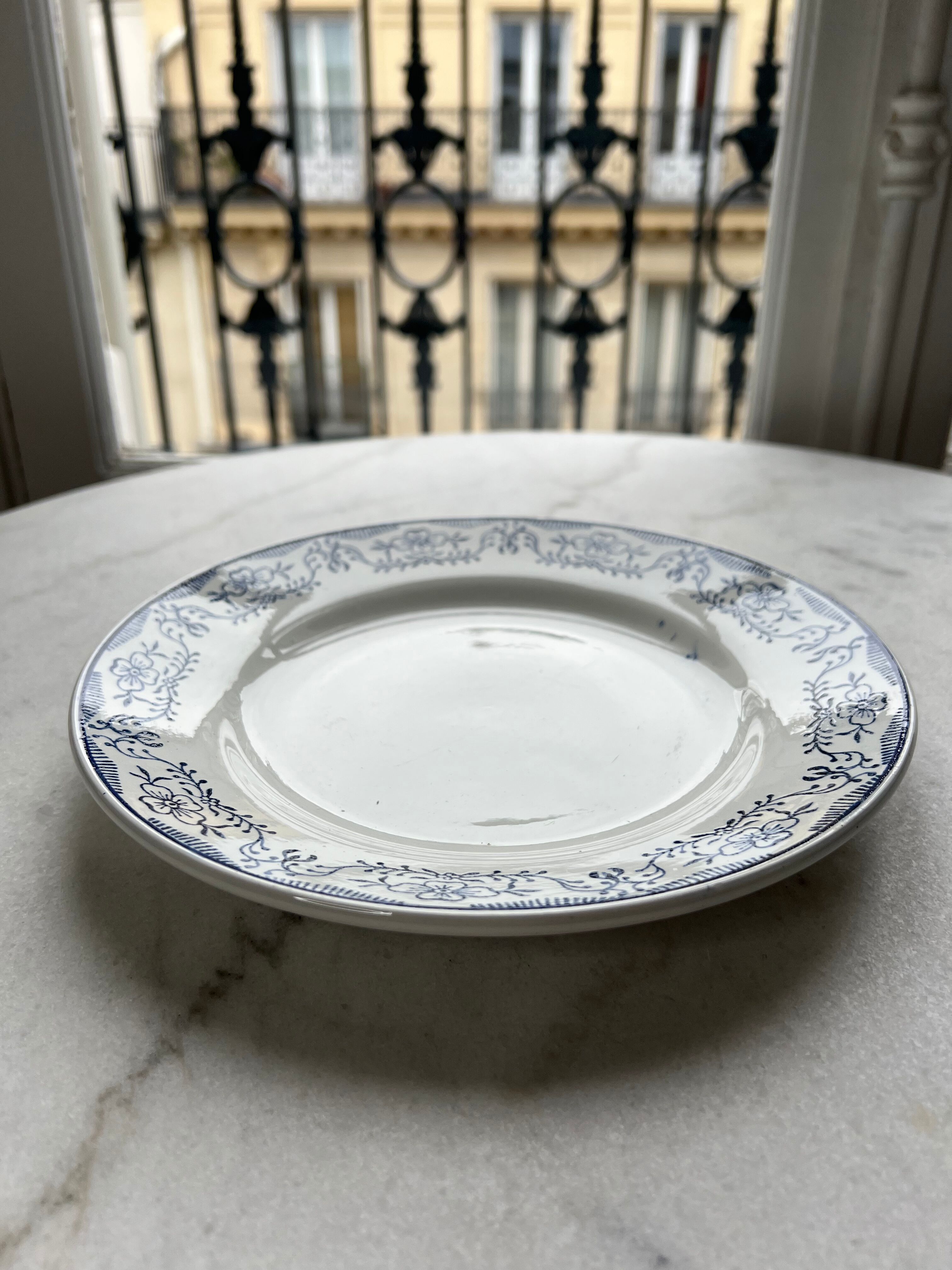 Lot de 23 assiettes - St Amand