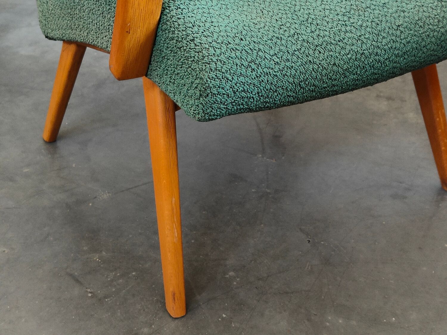 Pair of green armchairs by Jaroslav Smidek for TON