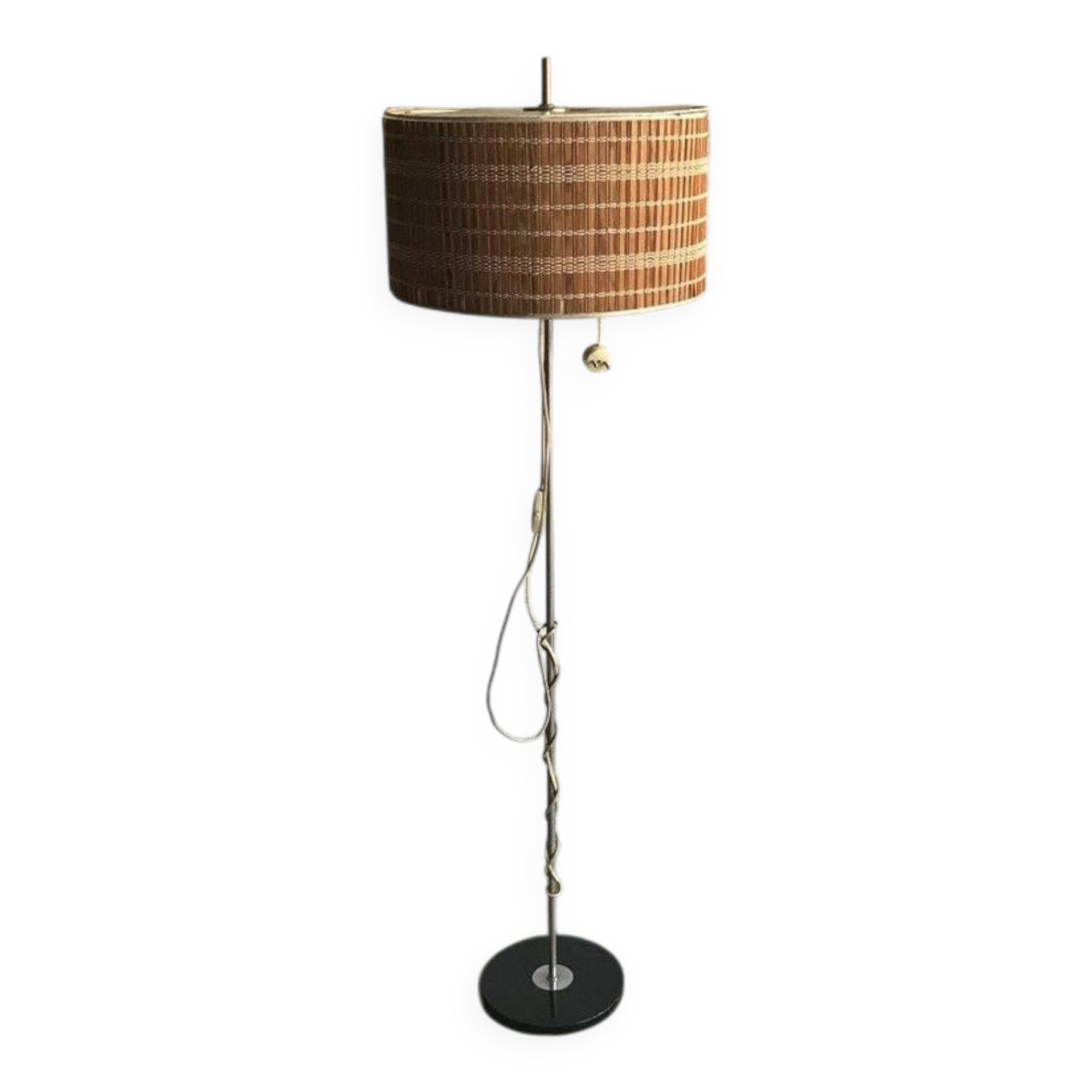 Mid-Century brown wooden and metal floor lamp, large diameter woven lampshade from the 1950s.