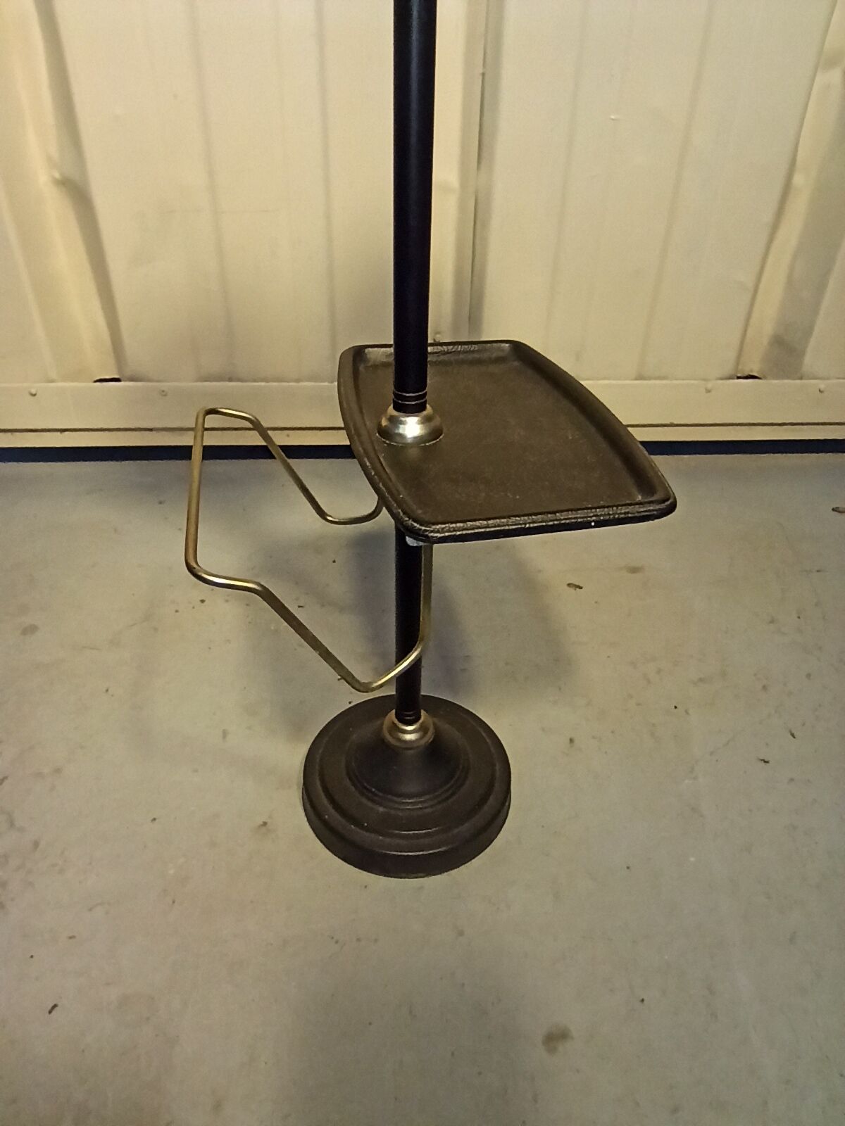 Magazine holders documents on foot ashtray