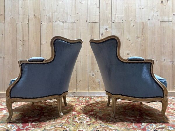 Paire de Bergeres bleues de style Louis XV
