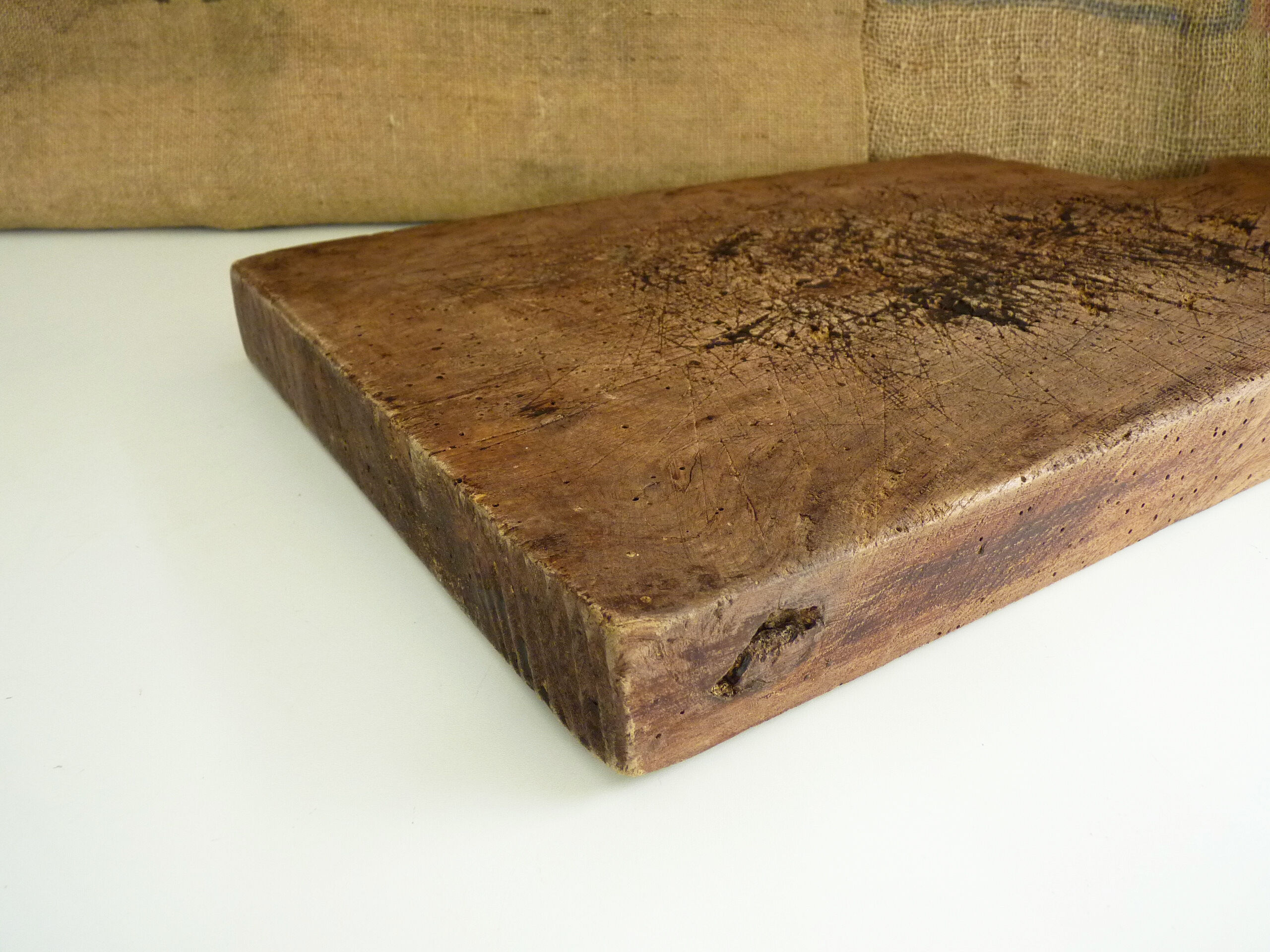 Cutting board, wooden cutting log