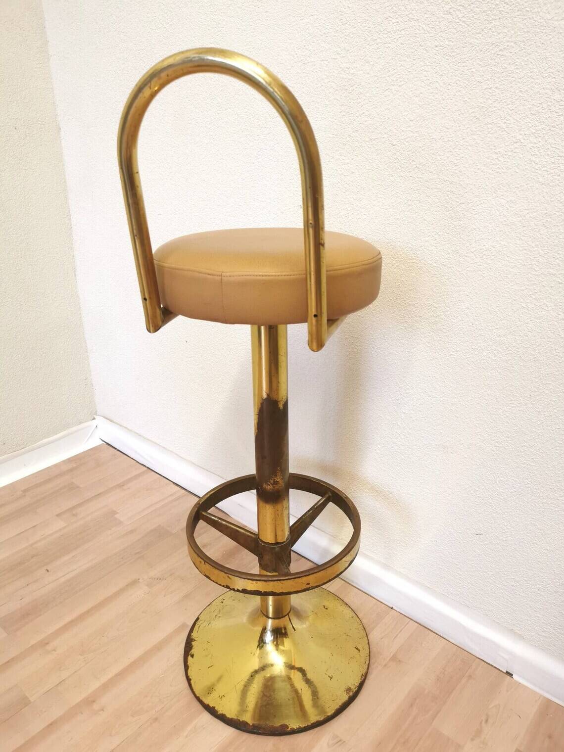 Tabouret de bar en laiton et cuir, Italie milieu XXème