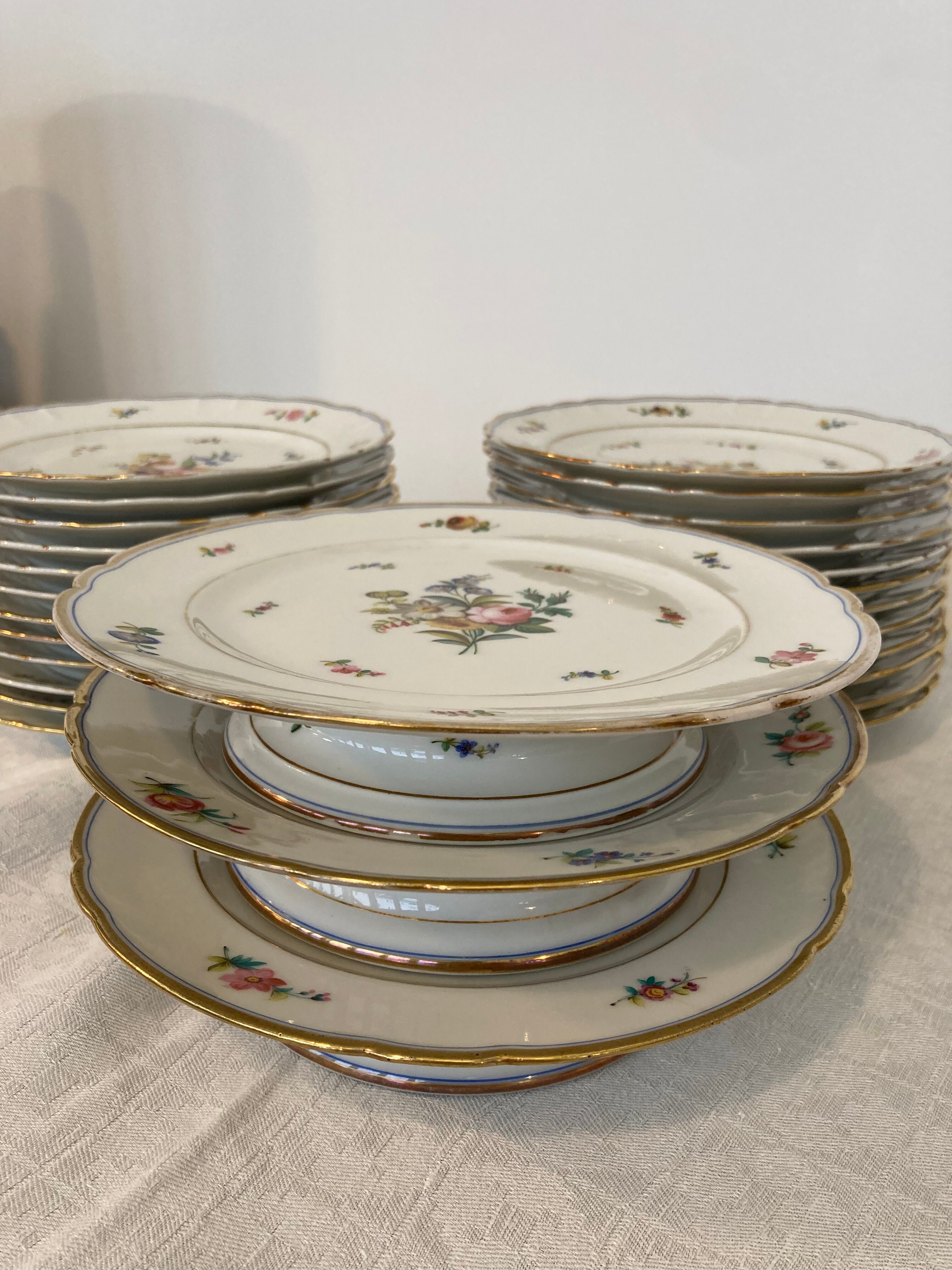 Service 28 pieces porcelain from paris 1840