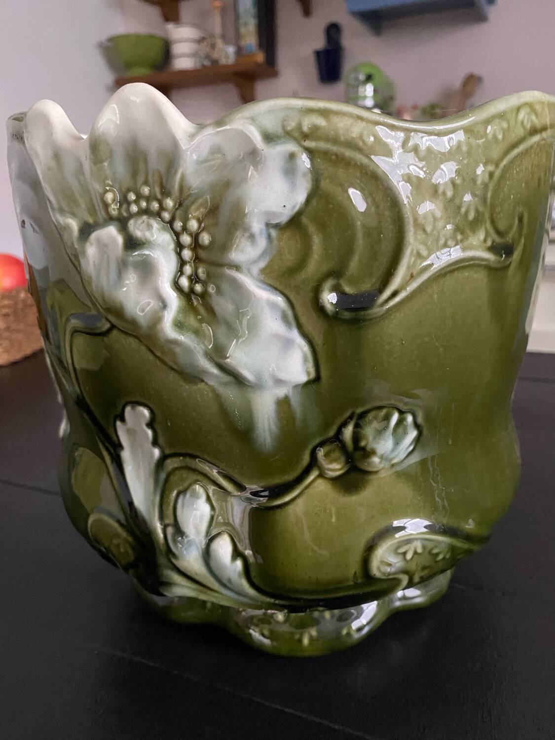 Cache-pot en céramique ancien
