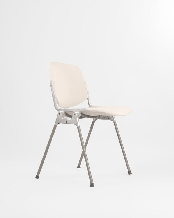 Lot de 4 chaises DSC 106 Chairs par giancarlo piretti pour Castelli