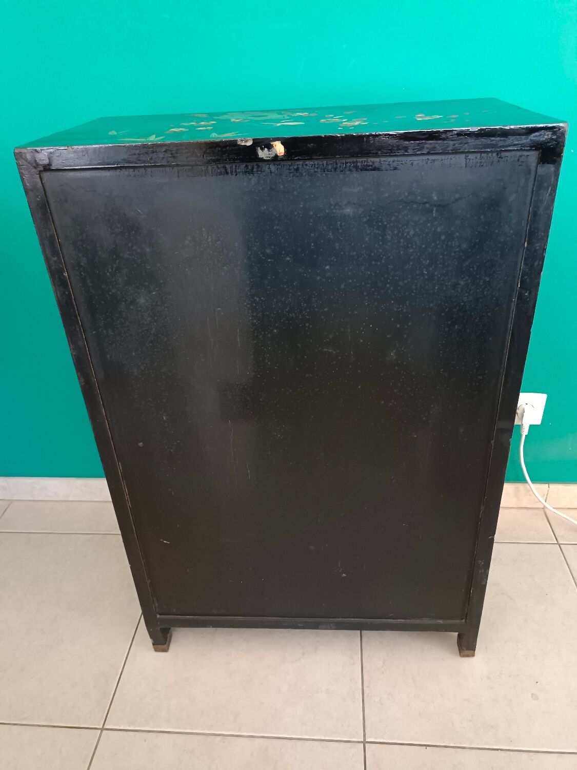 Black lacquered Chinese sideboard