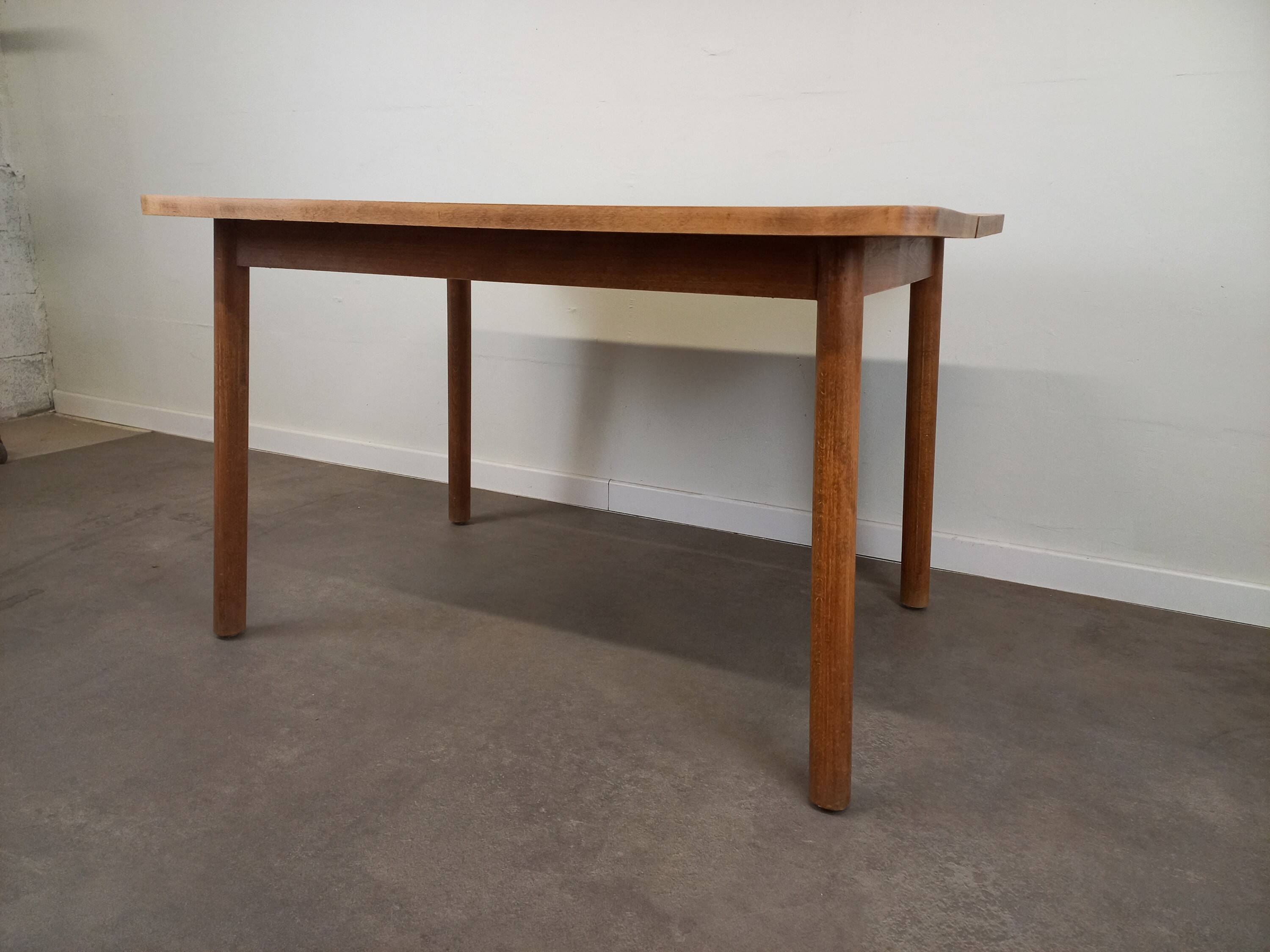 Pierre Gautier Delaye dining table attribution