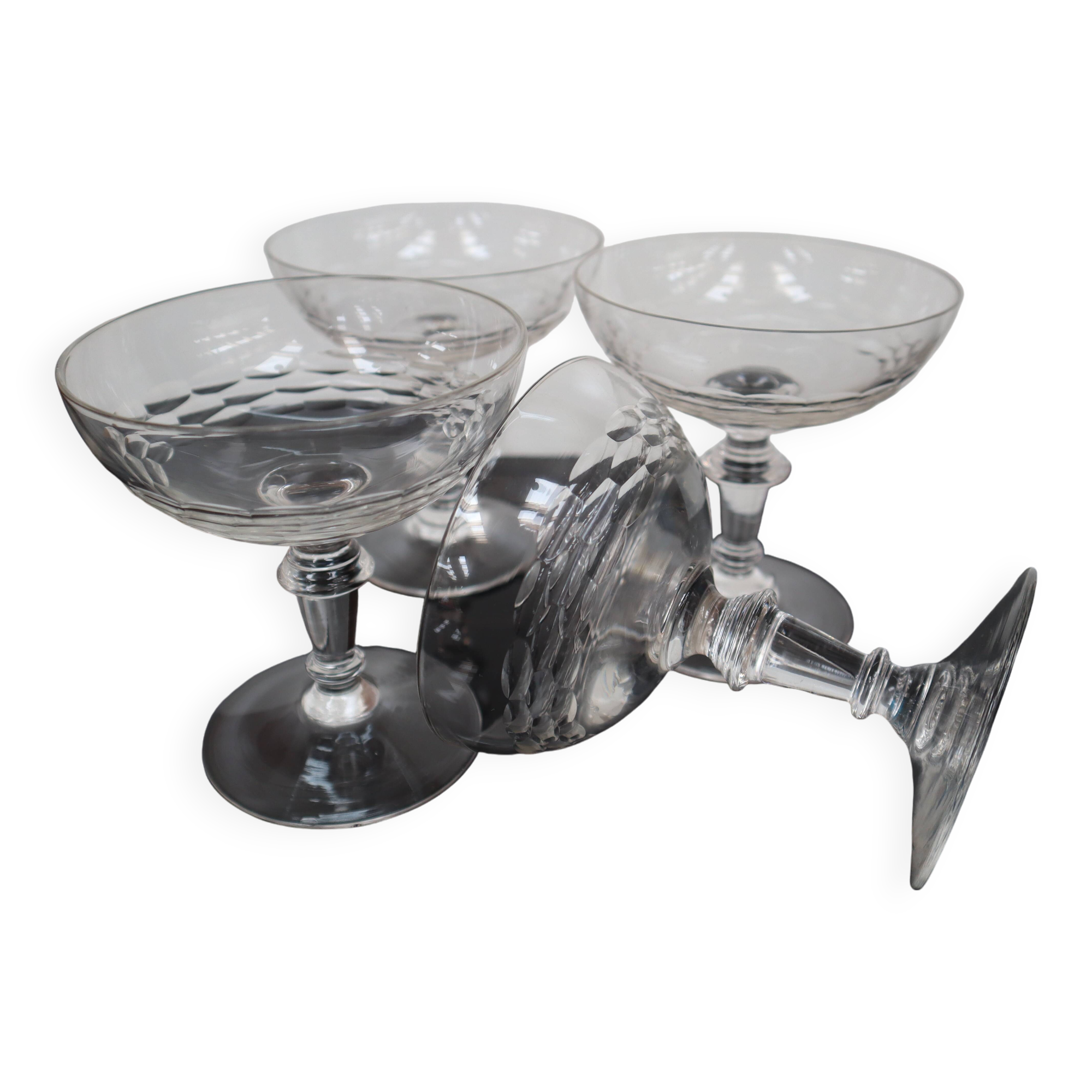 Set of 4 20th century chiseled glass champagne glasses
