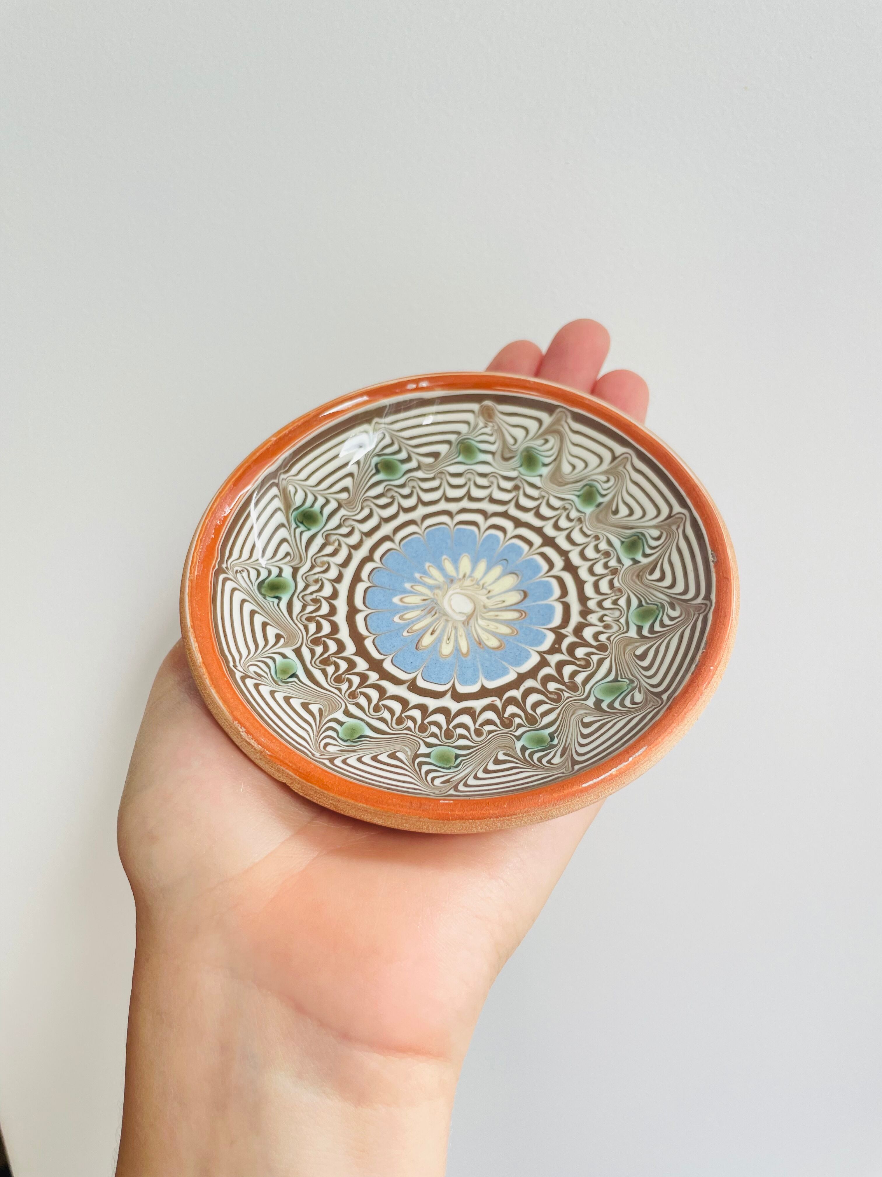 Romanian handicraft ceramic plate