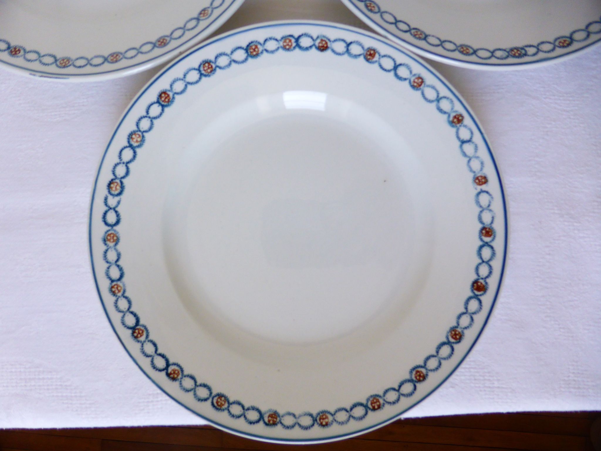 Set of 3 flat plates from Longwy model Florea 210640