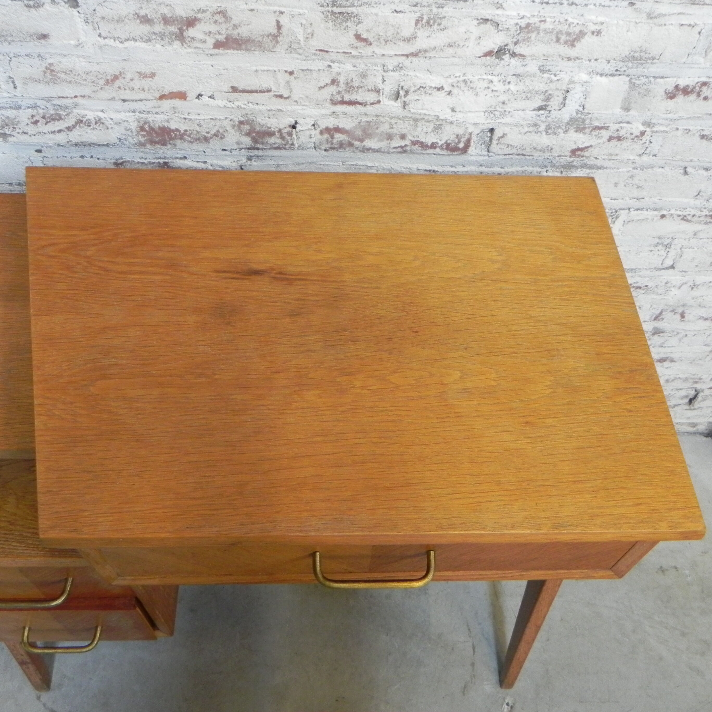 Vintage desk, Singer sewing machine furniture