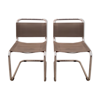 Paire de chaises en cuir