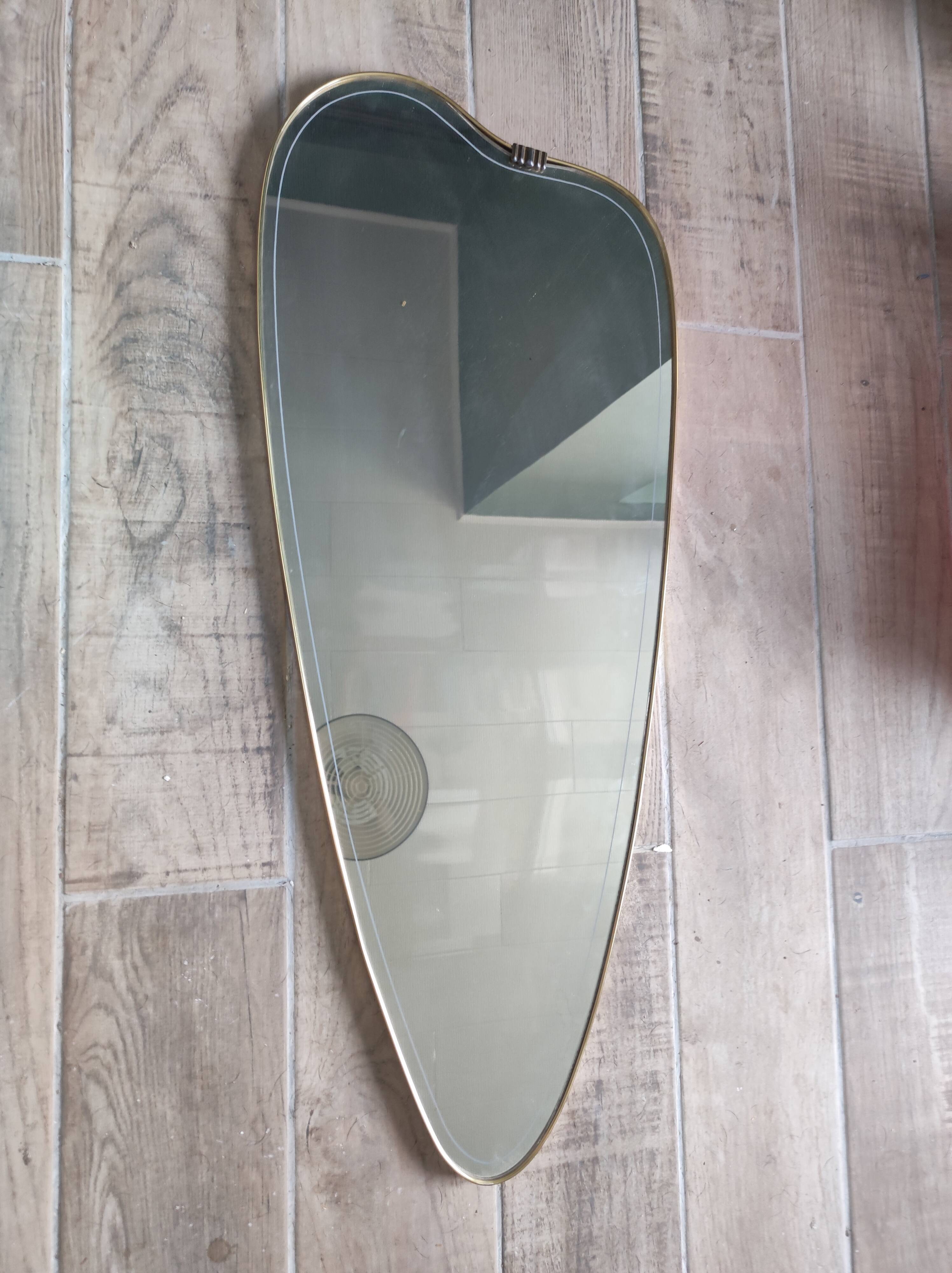 Free-form asymmetrical mirror rearview mirror