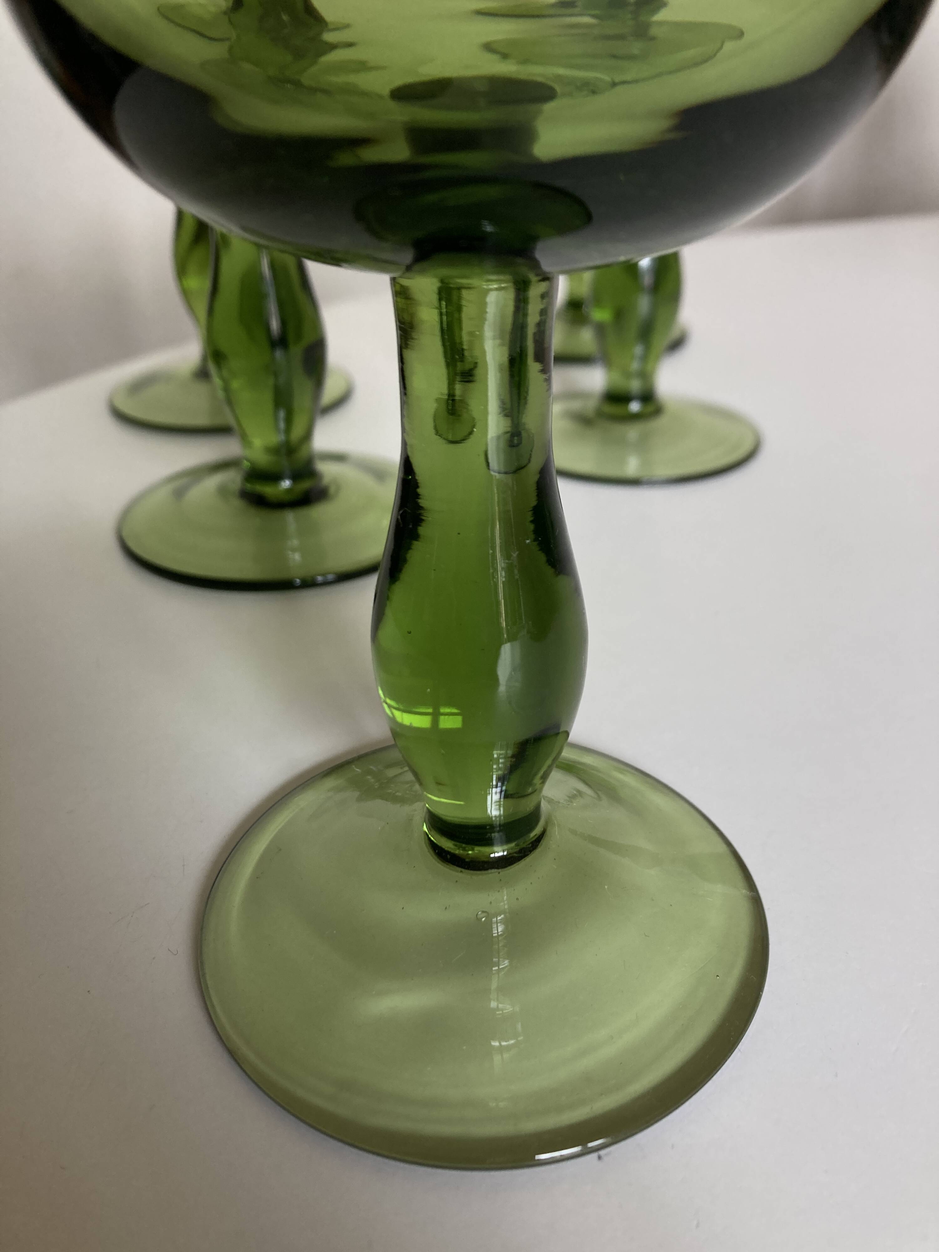 Set of 5 XL tulip-shaped blown rosemary green glasses