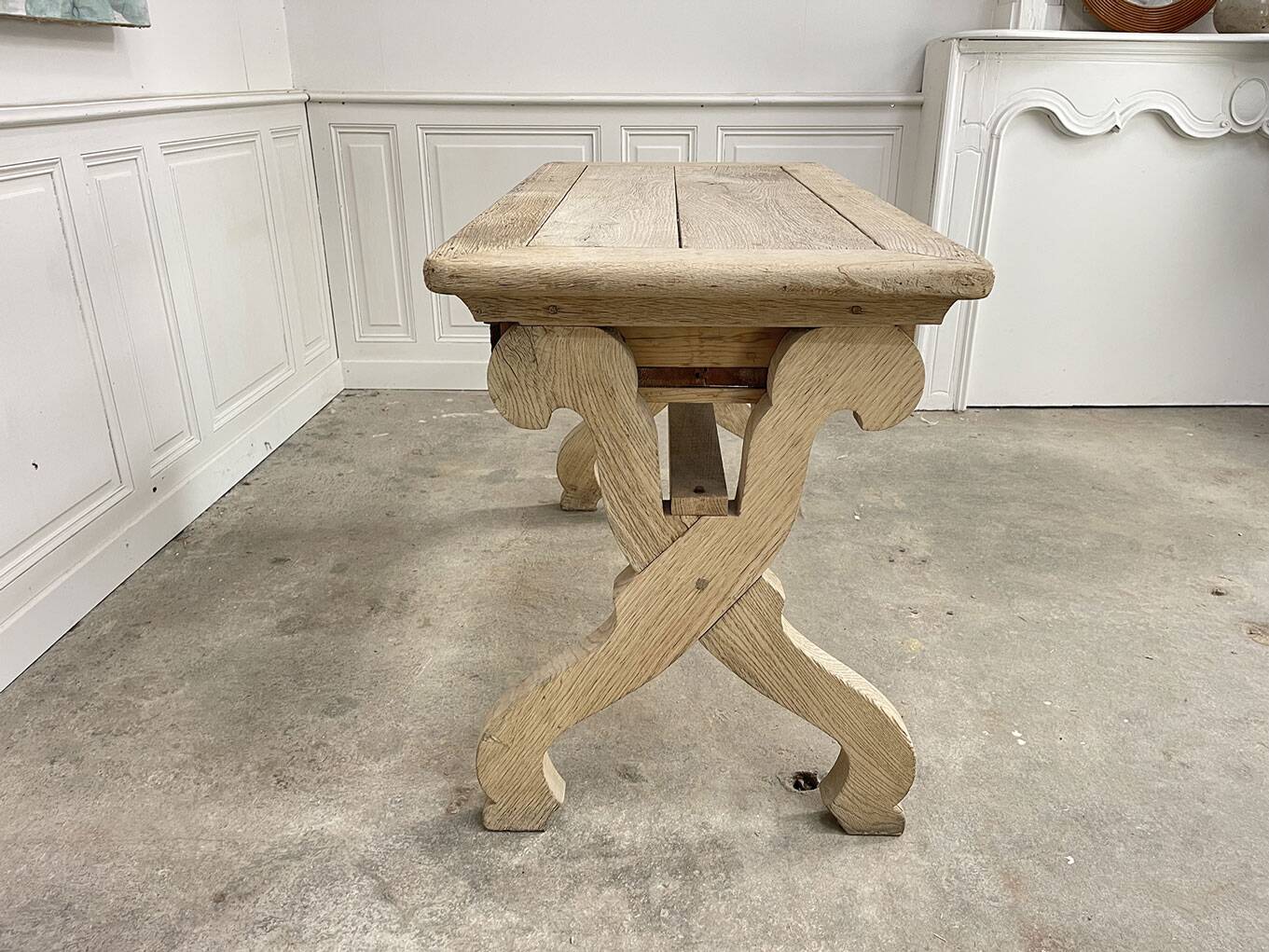 Oak desk from the 1900s