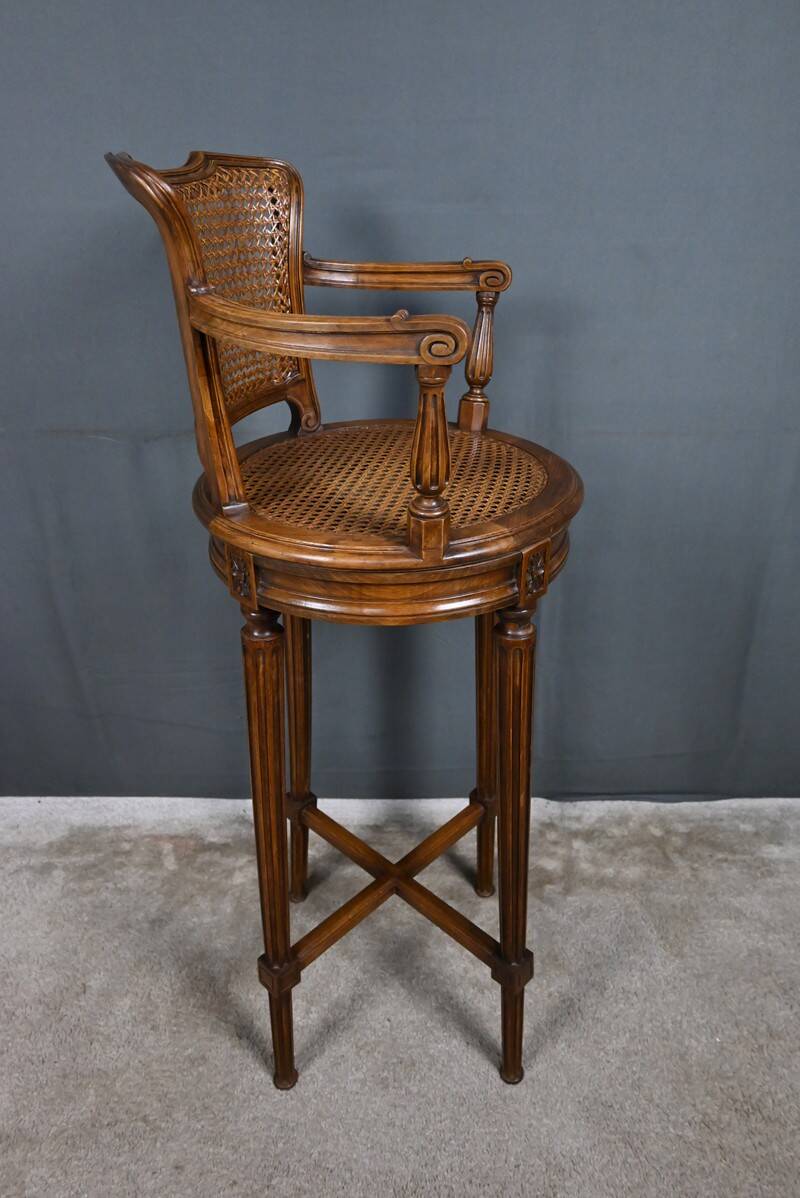 Chaise haute pivotante en hêtre, style Louis XVI – 1900