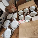 Villeroy & Boch naive design cups and saucers set