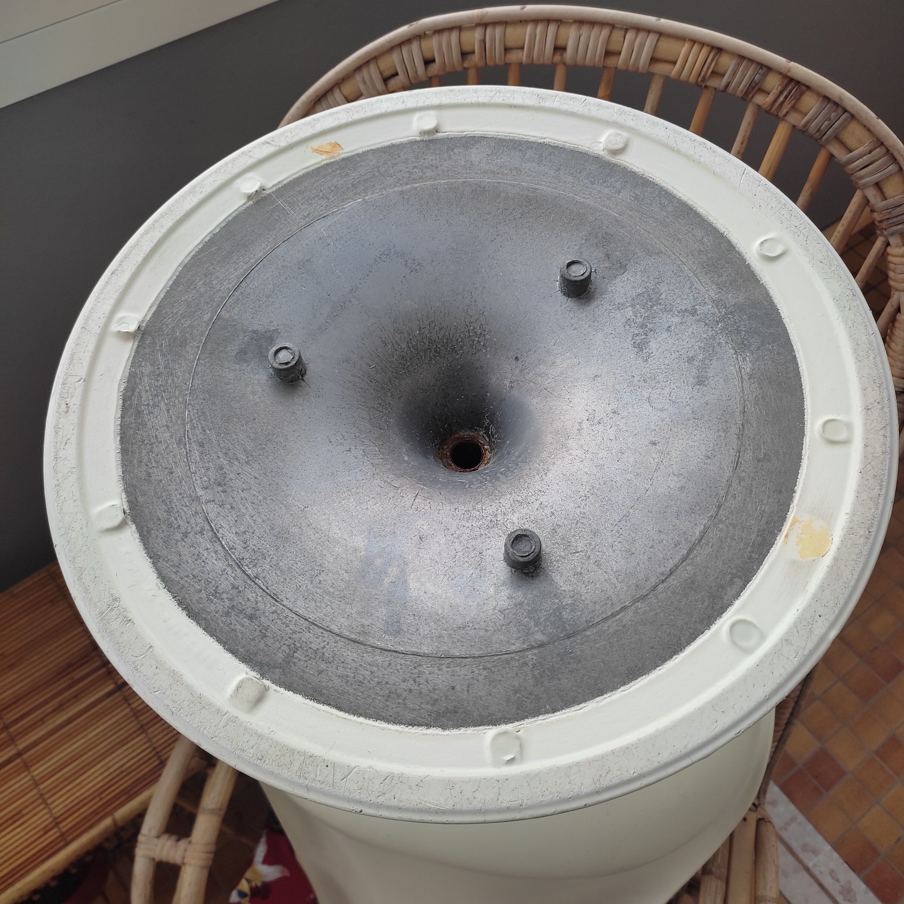 Vintage tulip chair by Eero Saarinen for Knoll