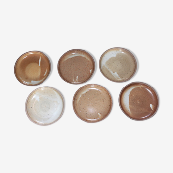 Craft plates in enamelled natural sandstone