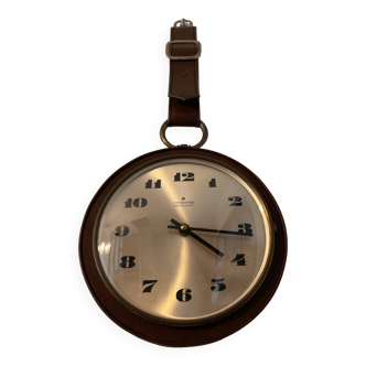 Horloge Junghans des années 60-70 en cuir