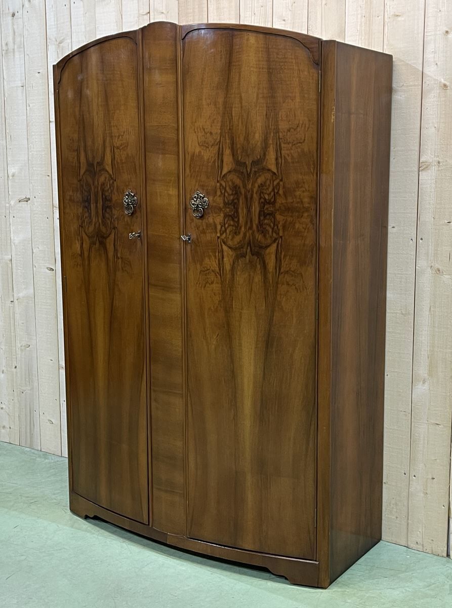 Penderie anglaise art déco en noyer des années 60 Selency