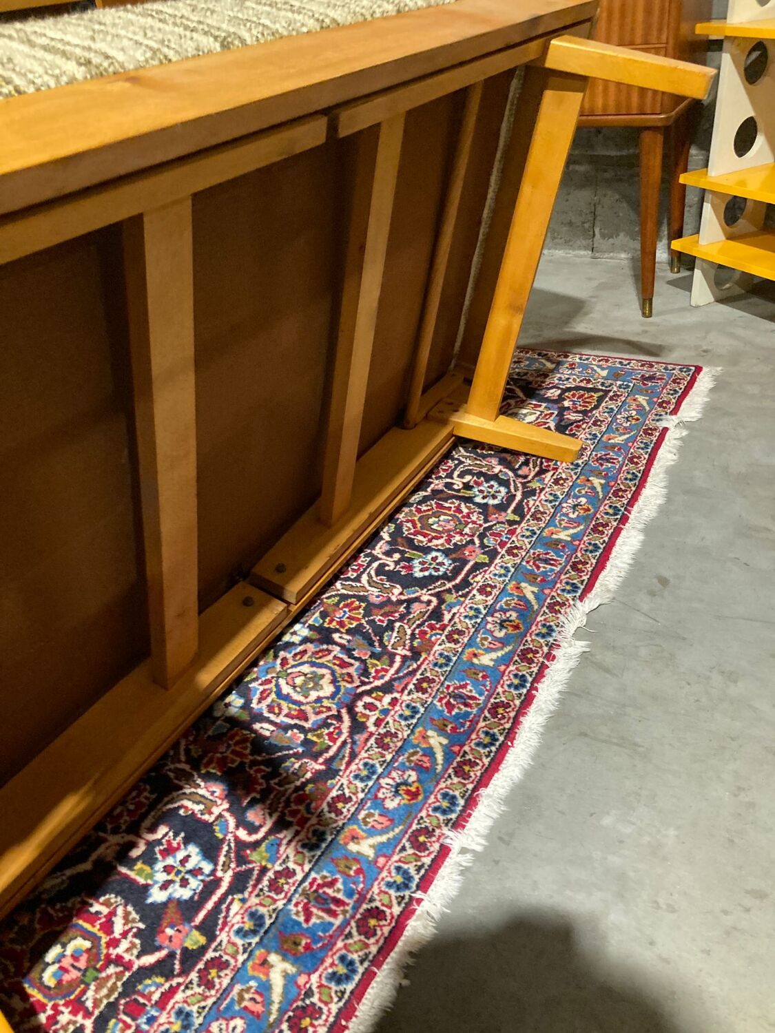 Canapé-lit extensible avec coussins, banc.