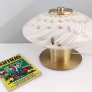 Lampe de table en verre de Murano blanc et laiton, Italie, années 1980