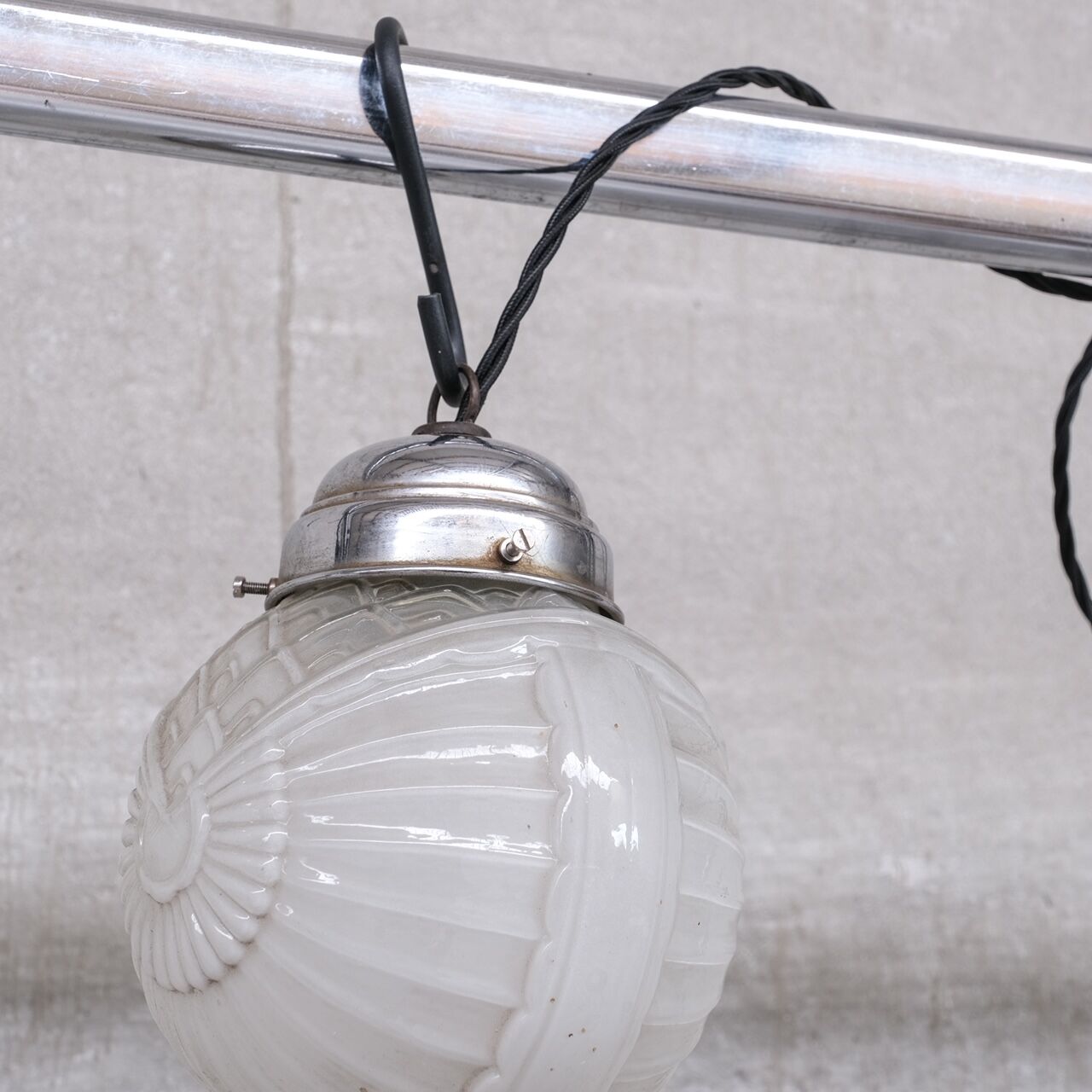 Paire de suspensions Art Déco en verre