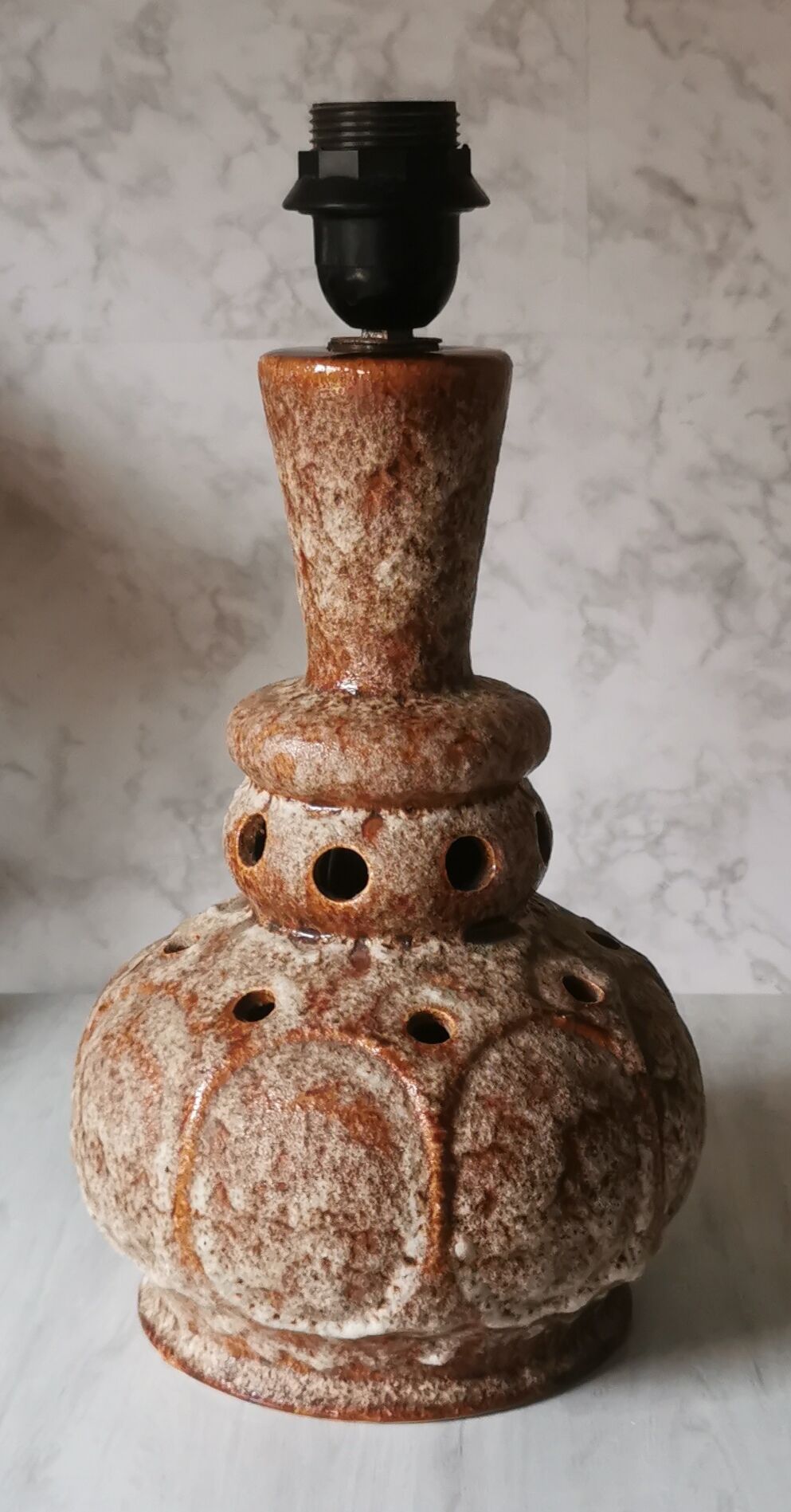 Ceramic lamp foot