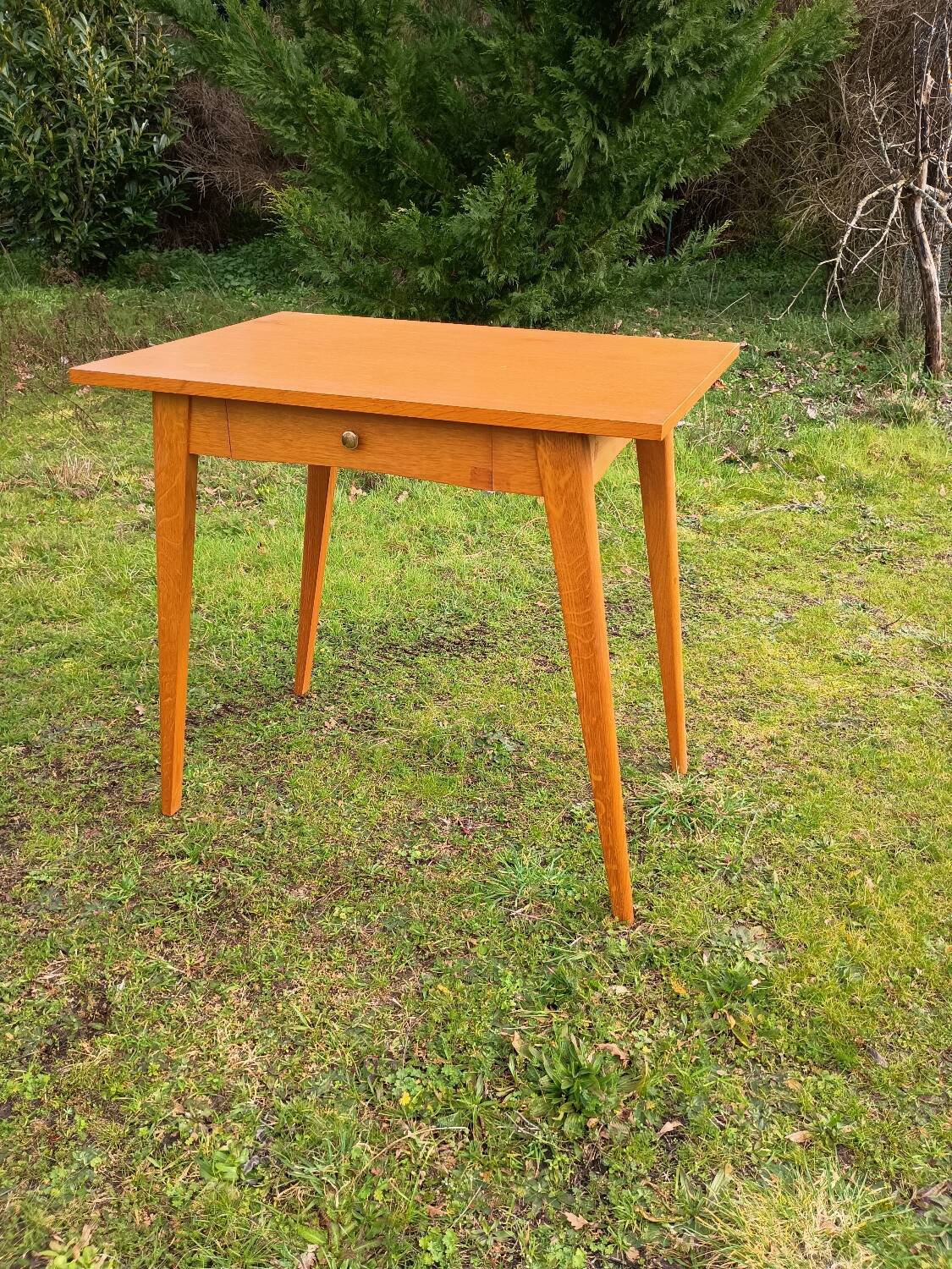 Compass leg desk