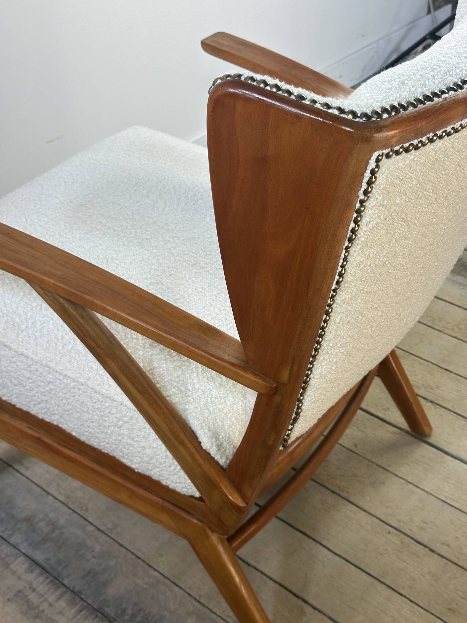 Fauteuils (la paire) bois et tissus bouclés 1950'S