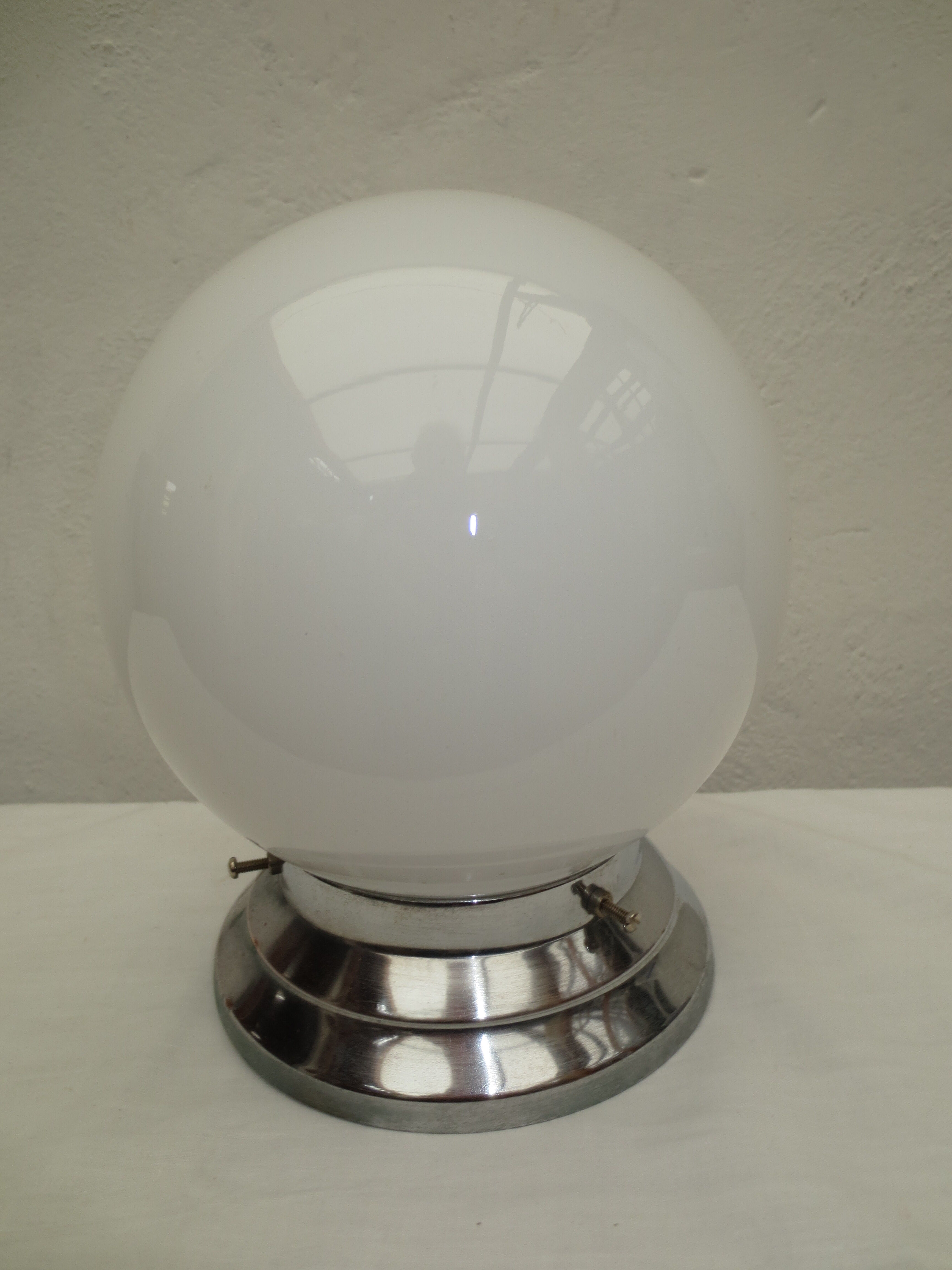 Ceiling lamp or wall sconce, in white opaline