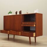 Buffet haut en teck, design danois, années 1970, production : Danemark