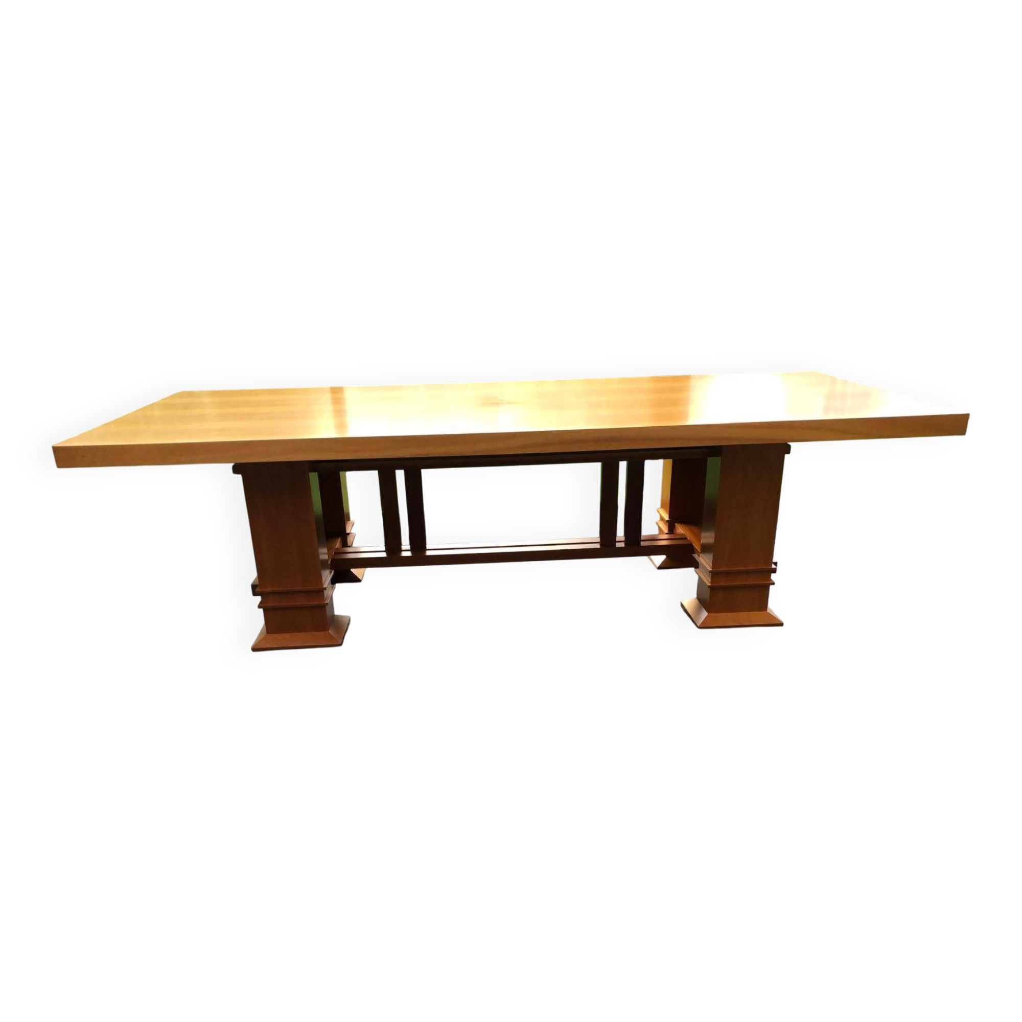 Table Allen 605 par Frank Lloyd Wright produite par Cassina