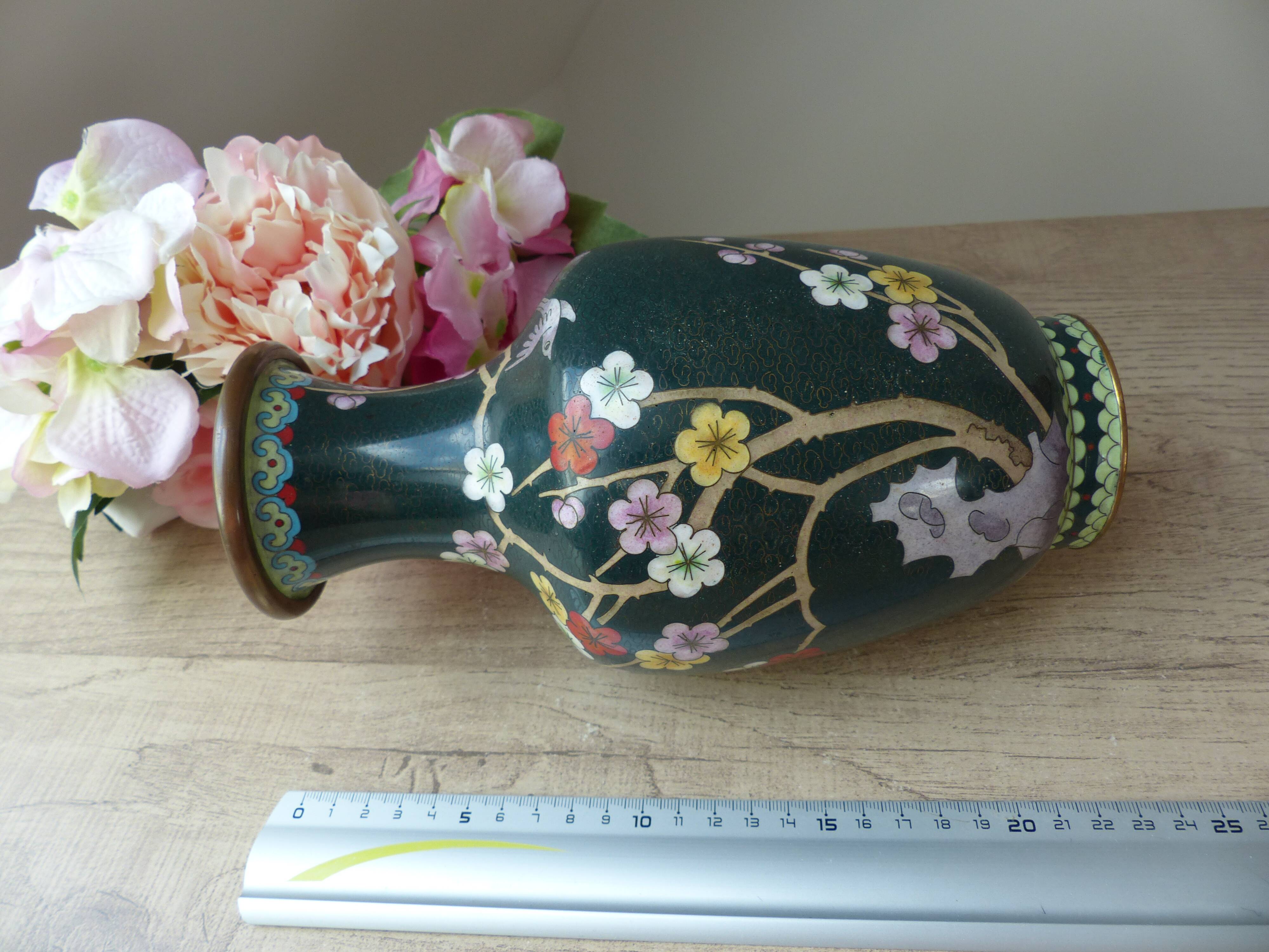 Vintage cloisonné green chinese vase with flower and bird pattern