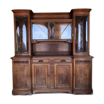 Buffet vitré Art Nouveau attr. à Louis Majorelle – verre rose américain fer